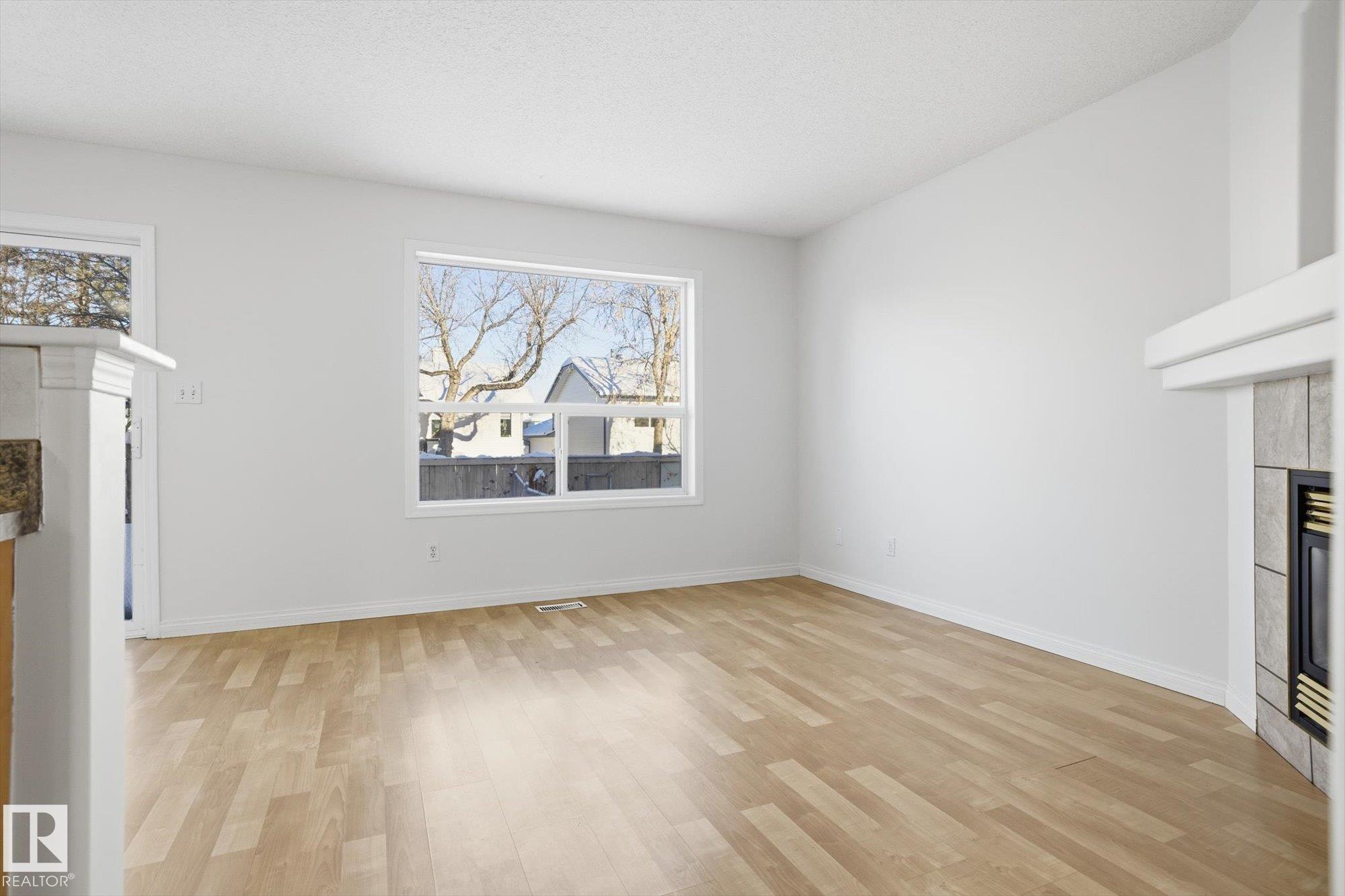 Photo 9 at 17 - 16933 115 Street NW, Canossa, Edmonton