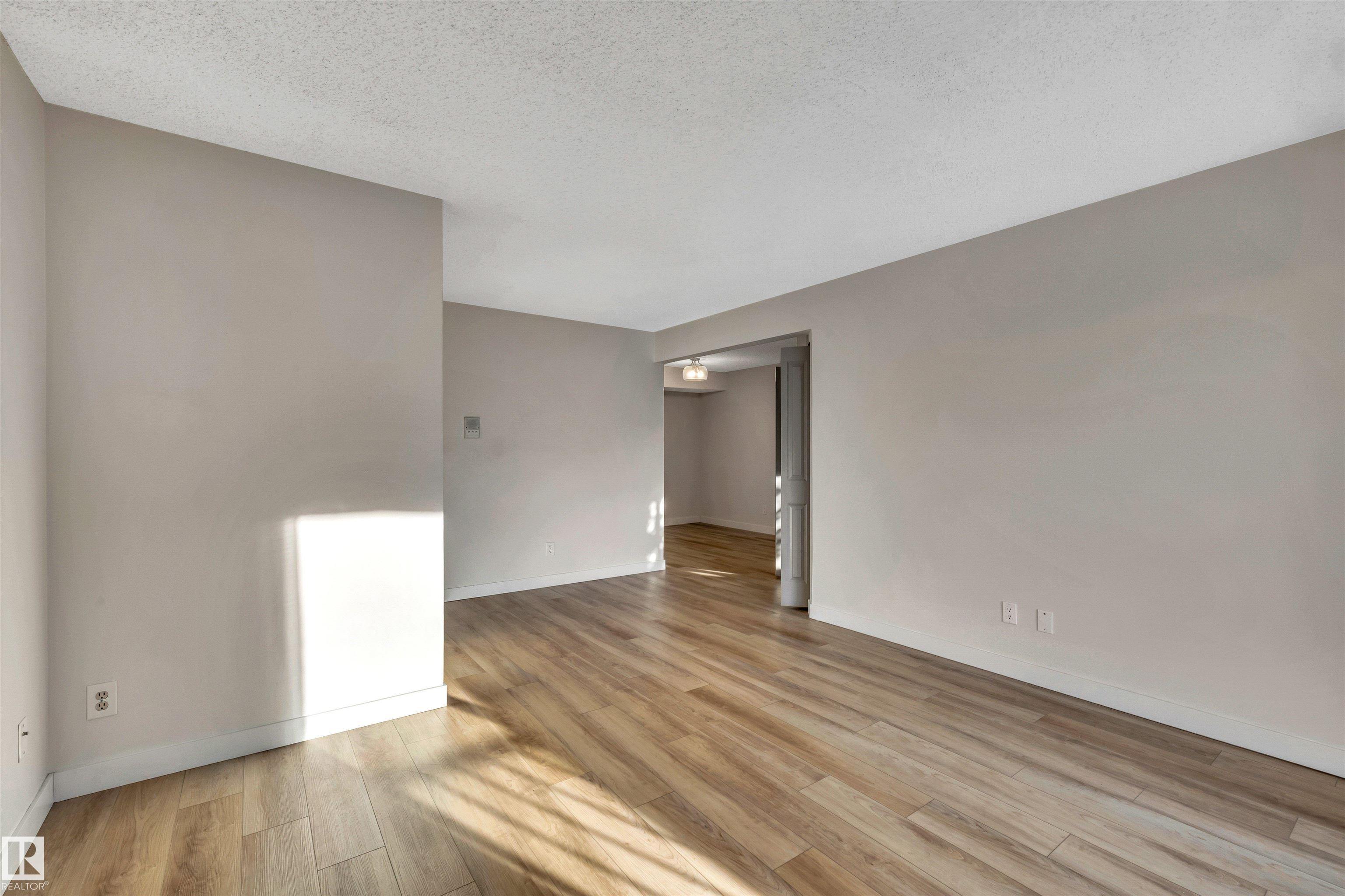 Photo 6 at 3023 Tudor Glen, Grandin, St. Albert