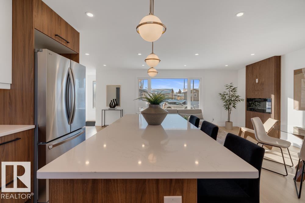 Photo 12 at 6408 88 Avenue NW, Kenilworth, Edmonton