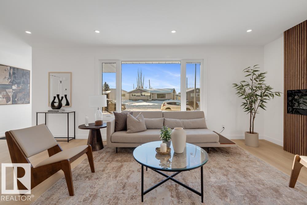 Photo 6 at 6408 88 Avenue NW, Kenilworth, Edmonton