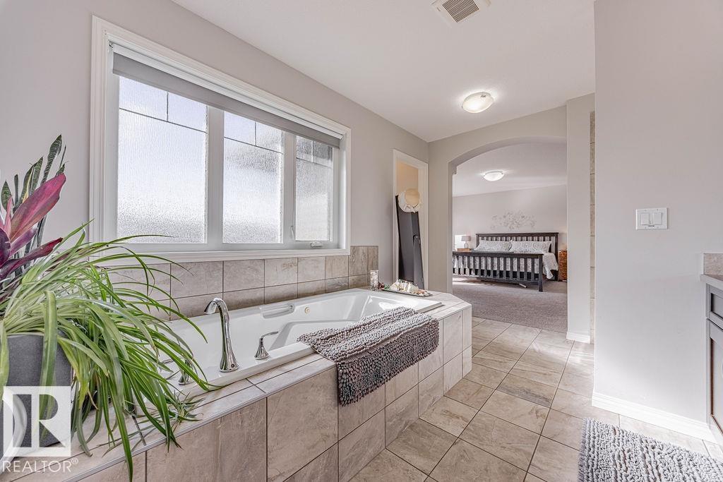 Photo 37 at 1019 Coopers Hawk Link NW, Hawks Ridge, Edmonton