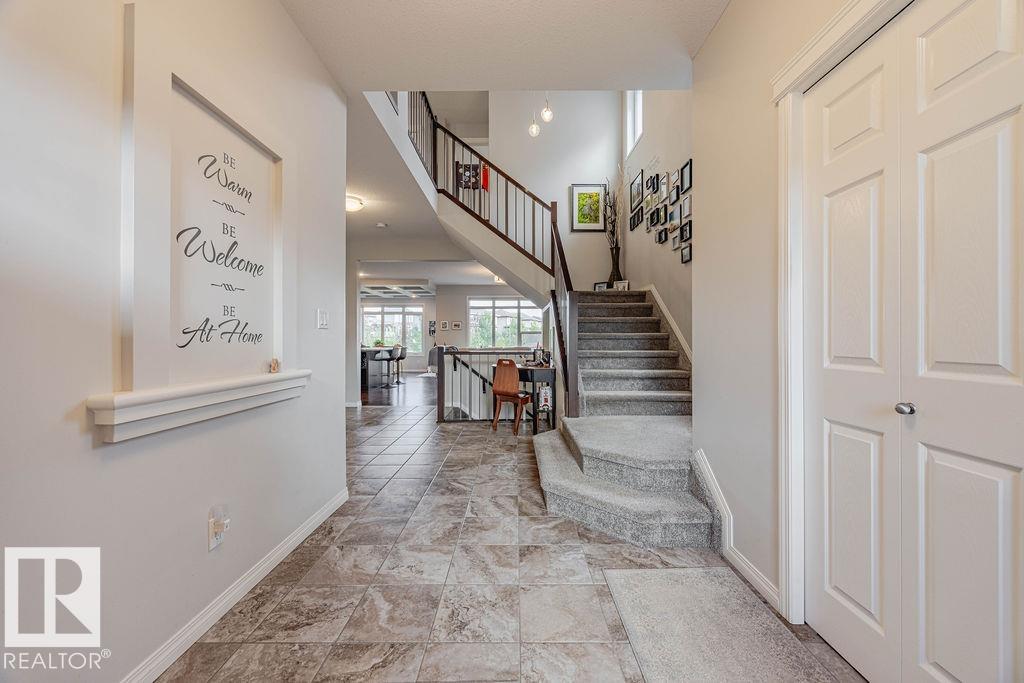 1019 Coopers Hawk Link NW, Hawks Ridge, Edmonton