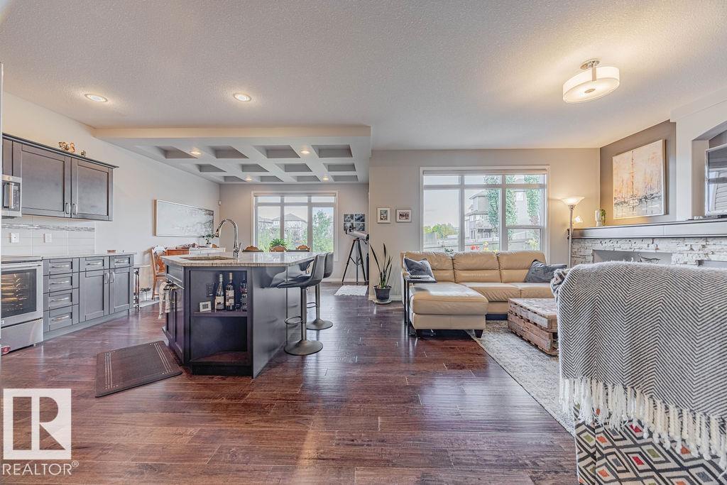 Photo 10 at 1019 Coopers Hawk Link NW, Hawks Ridge, Edmonton