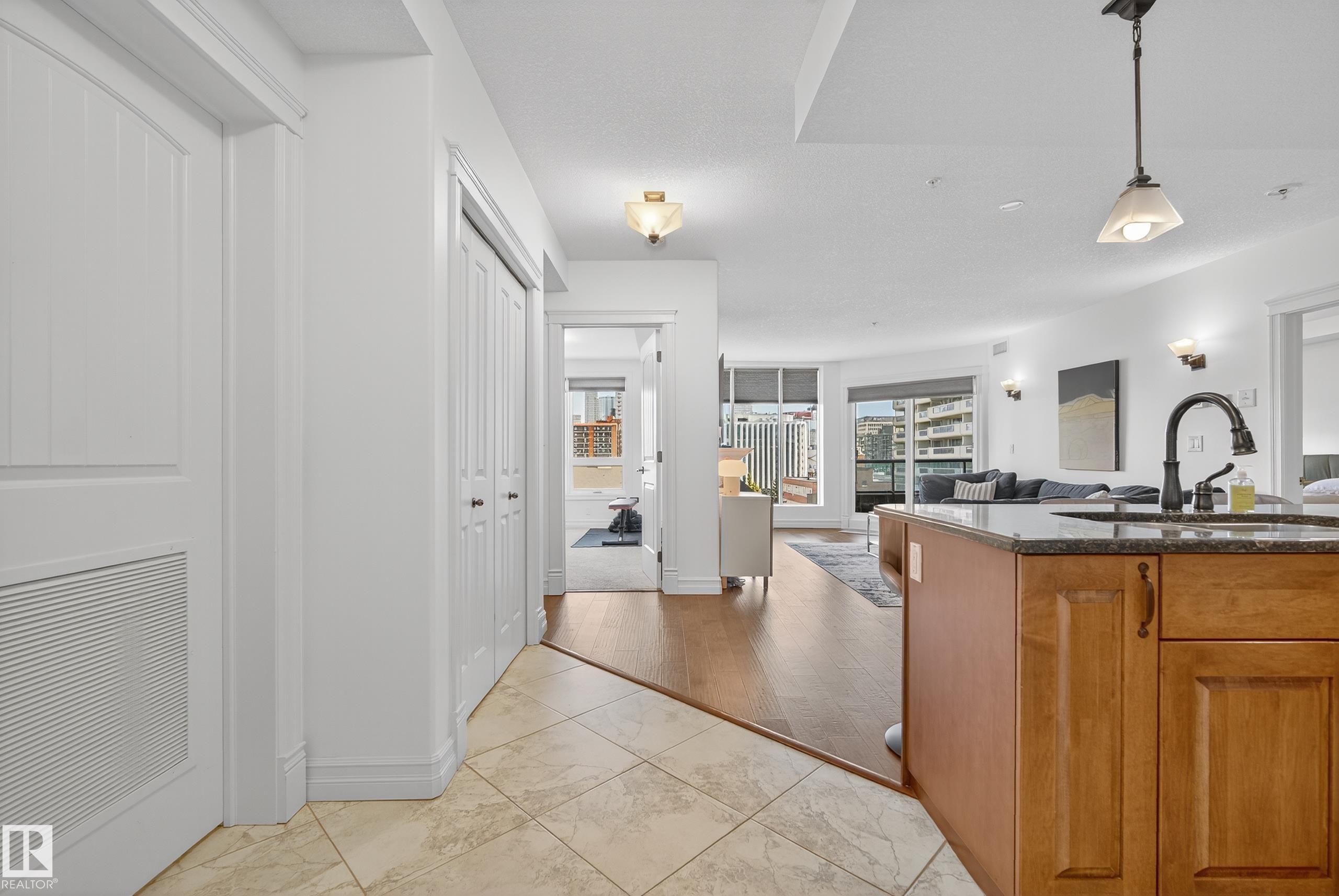 603 - 10142 111 Street NW, Wîhkwêntôwin, Edmonton