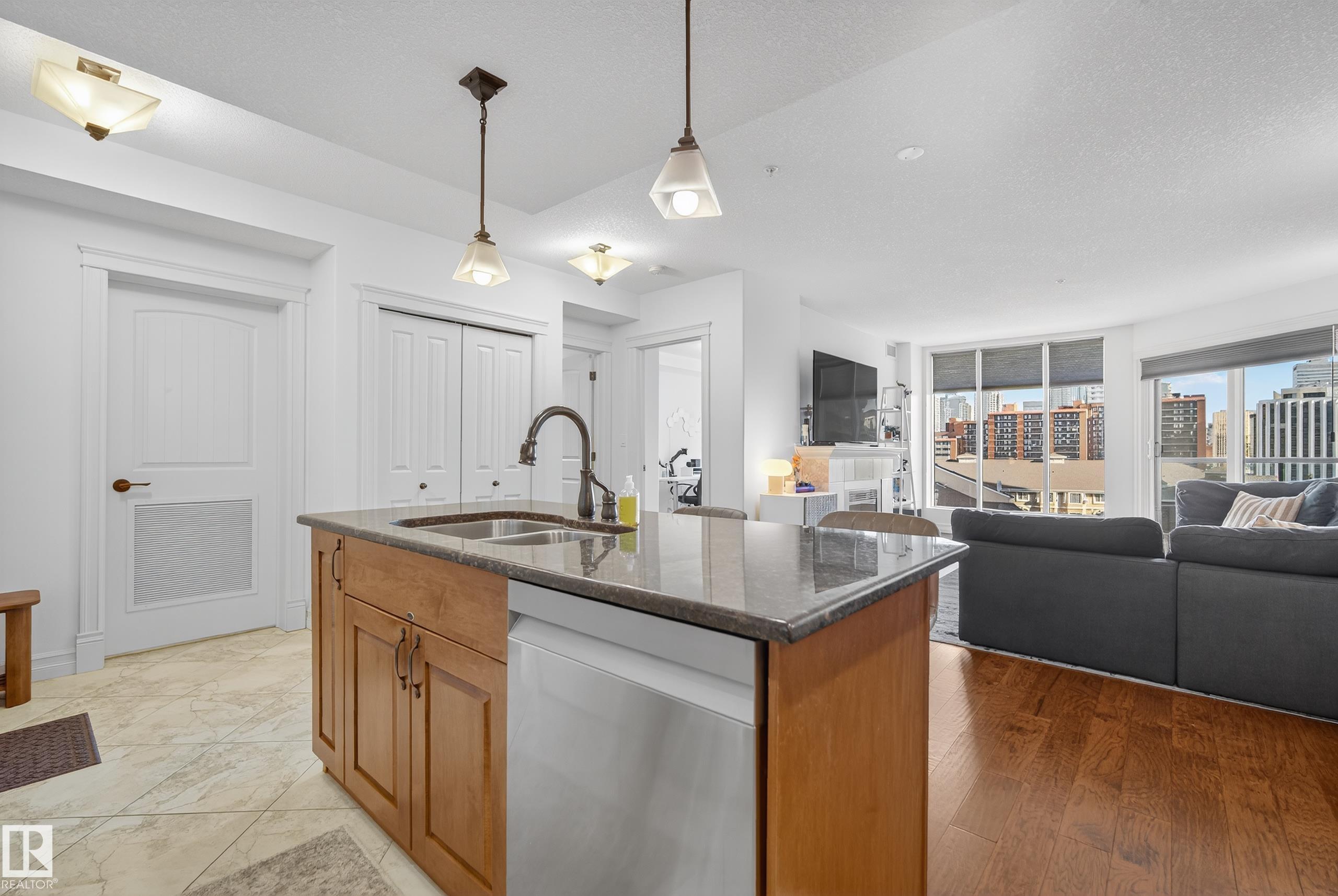 Photo 8 at 603 - 10142 111 Street NW, Wîhkwêntôwin, Edmonton