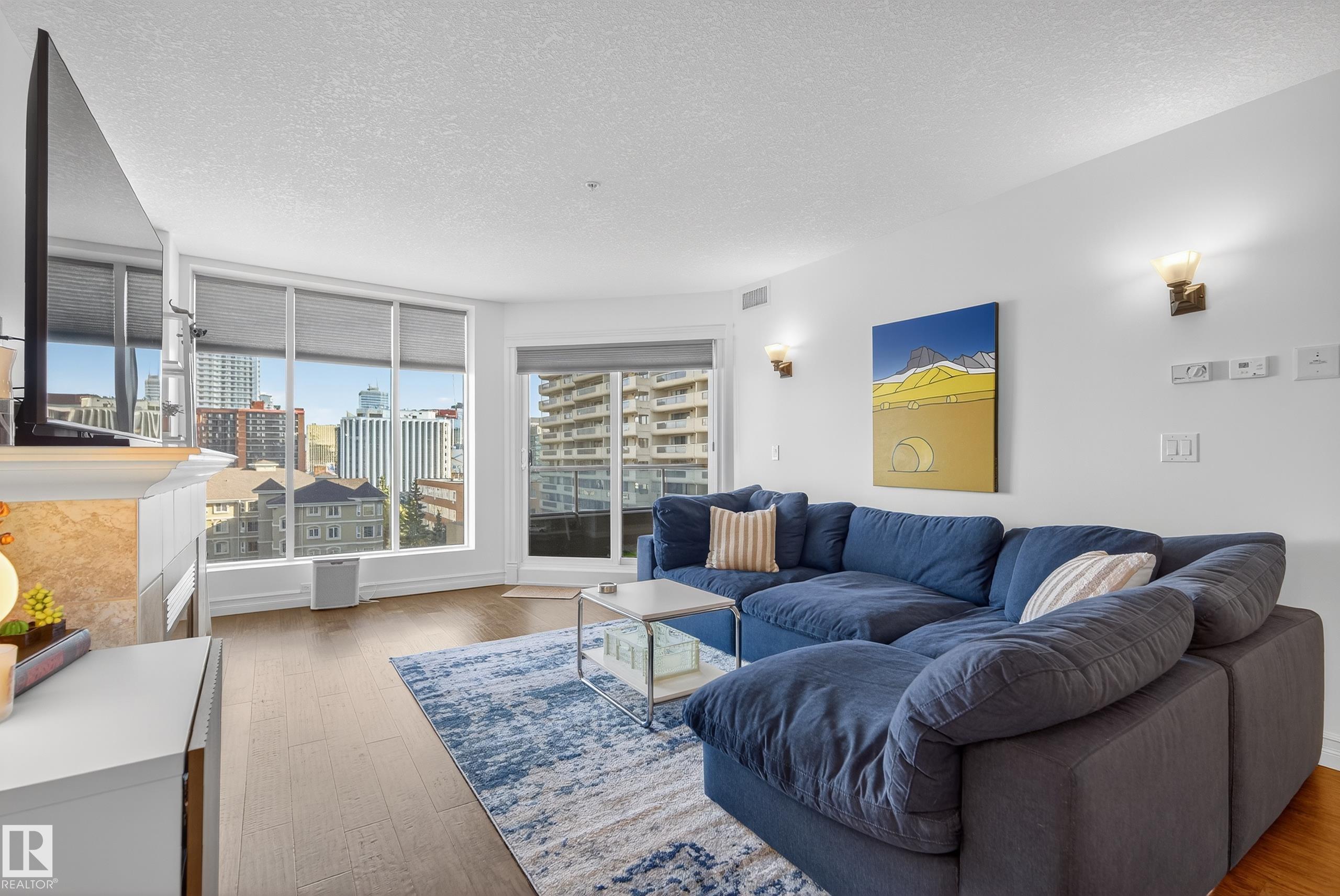 Photo 9 at 603 - 10142 111 Street NW, Wîhkwêntôwin, Edmonton