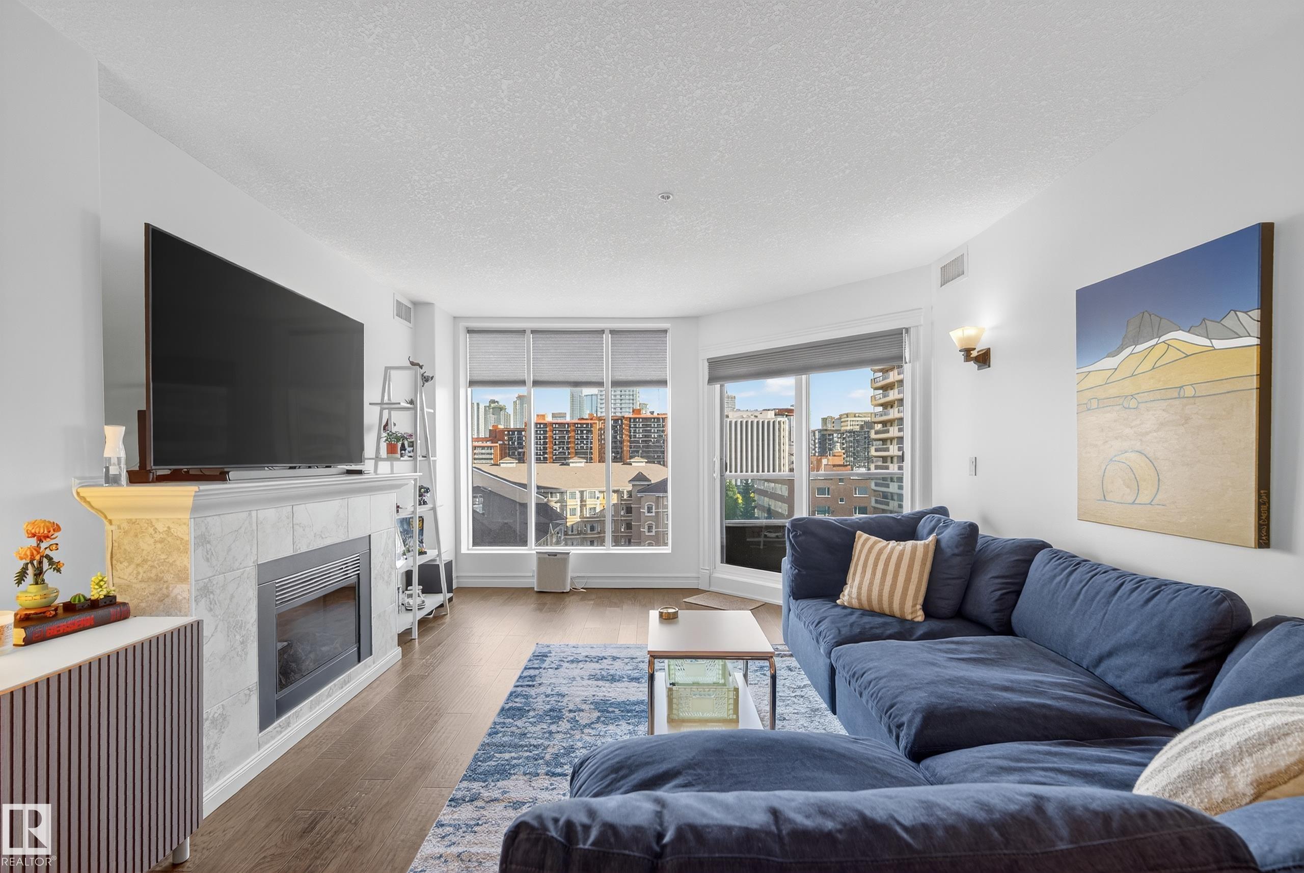 Photo 10 at 603 - 10142 111 Street NW, Wîhkwêntôwin, Edmonton