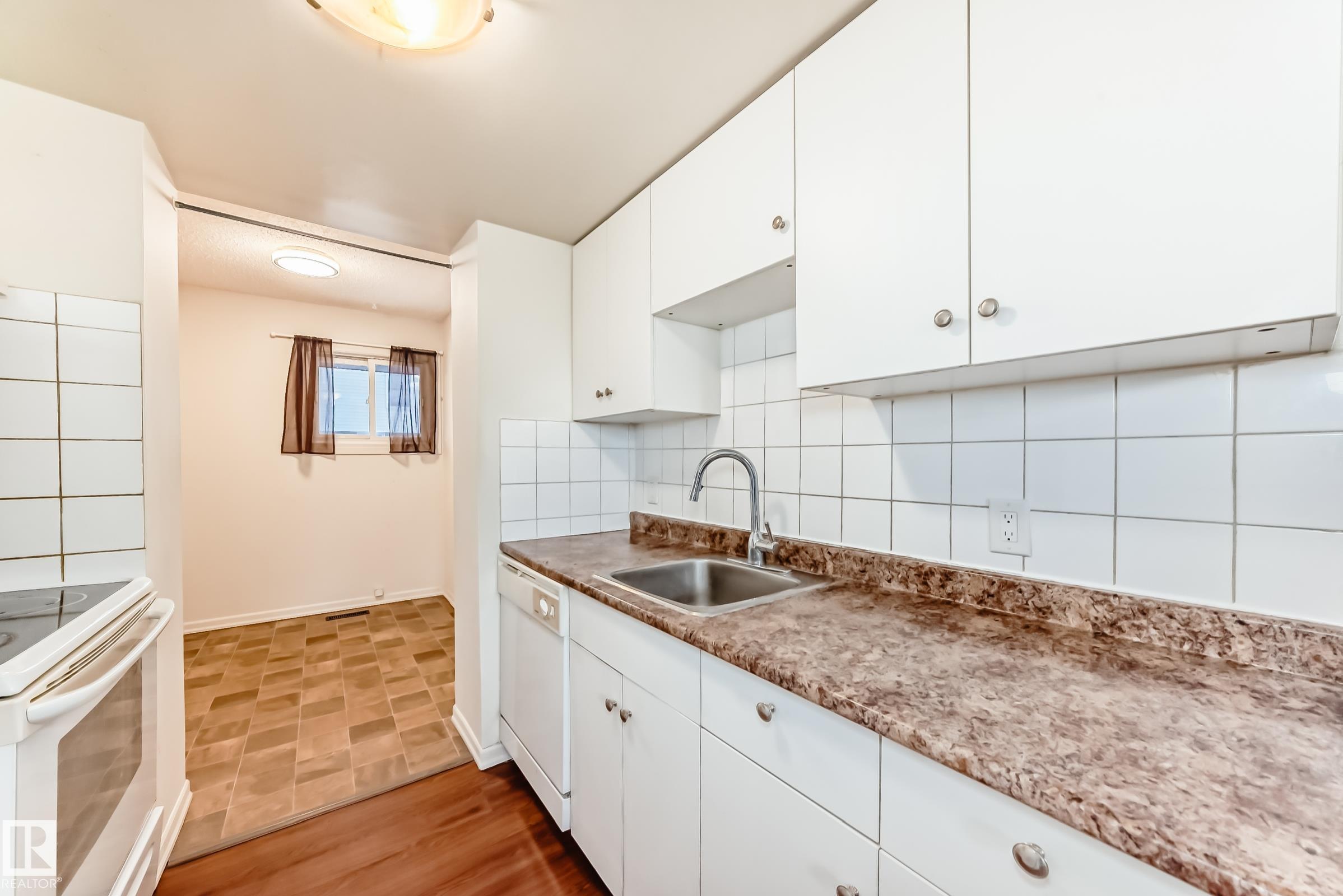 Photo 8 at 531 Abbottsfield Road NW, Abbottsfield, Edmonton