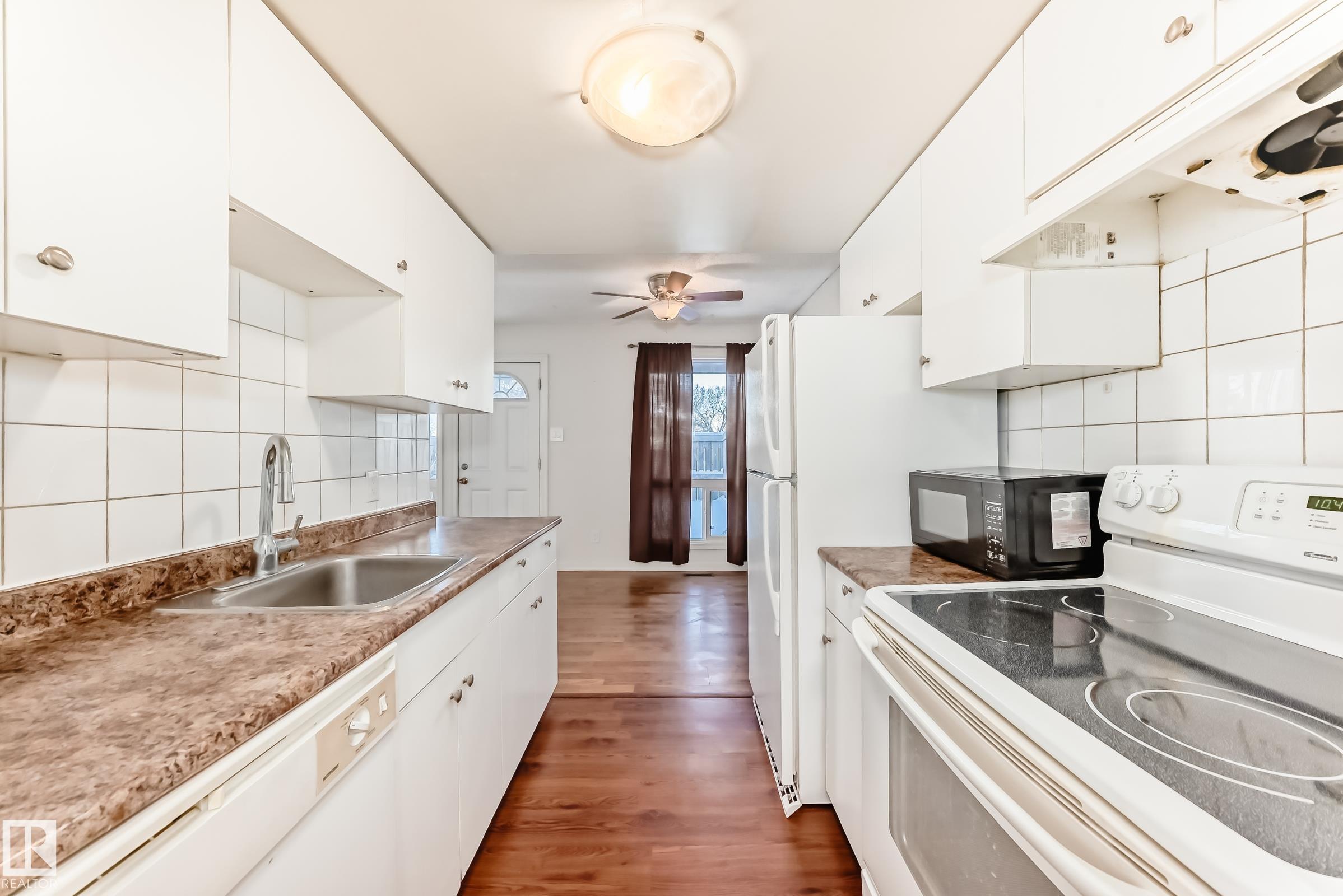 Photo 10 at 531 Abbottsfield Road NW, Abbottsfield, Edmonton