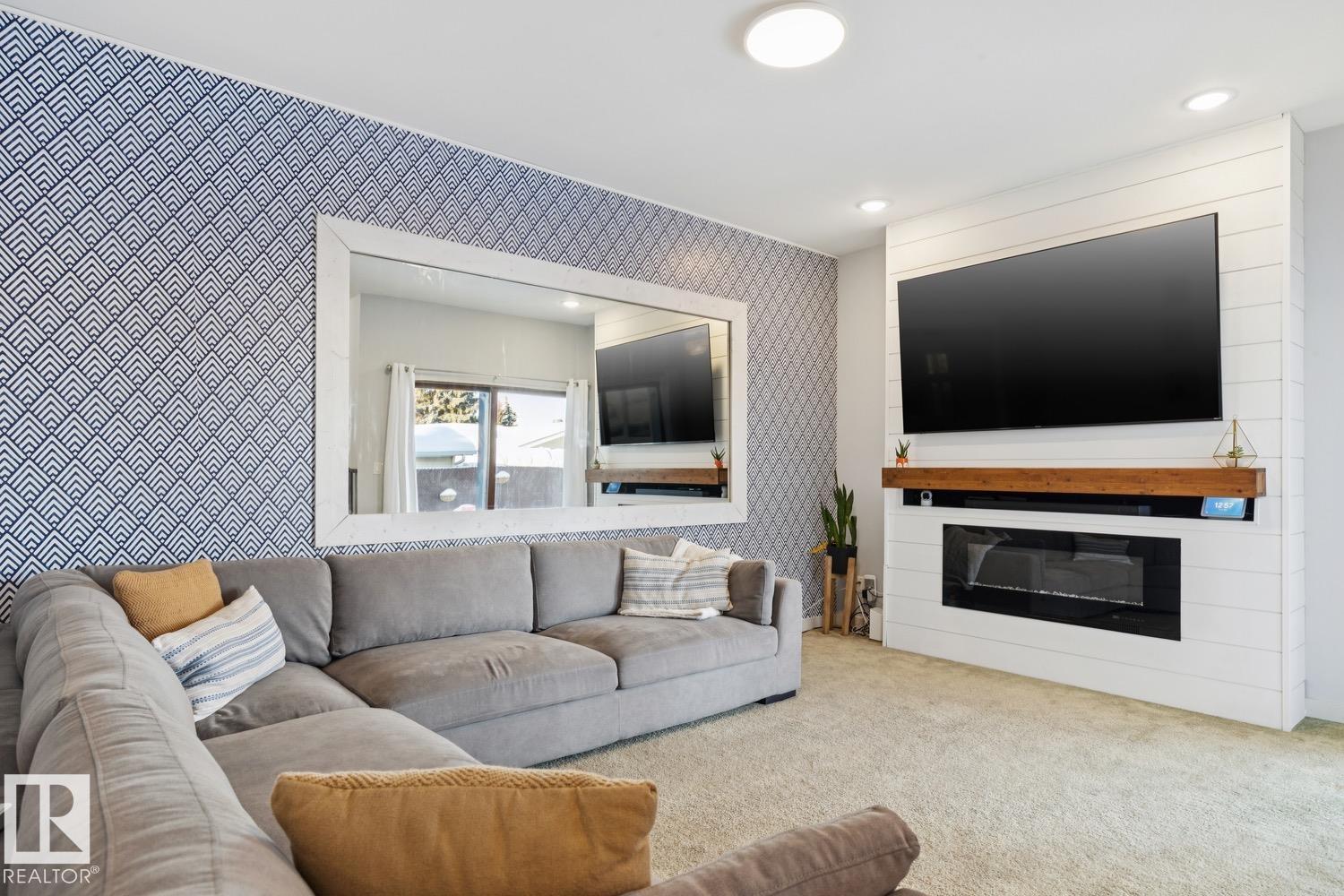 Photo 15 at 6412 36 Avenue NW, Hillview, Edmonton