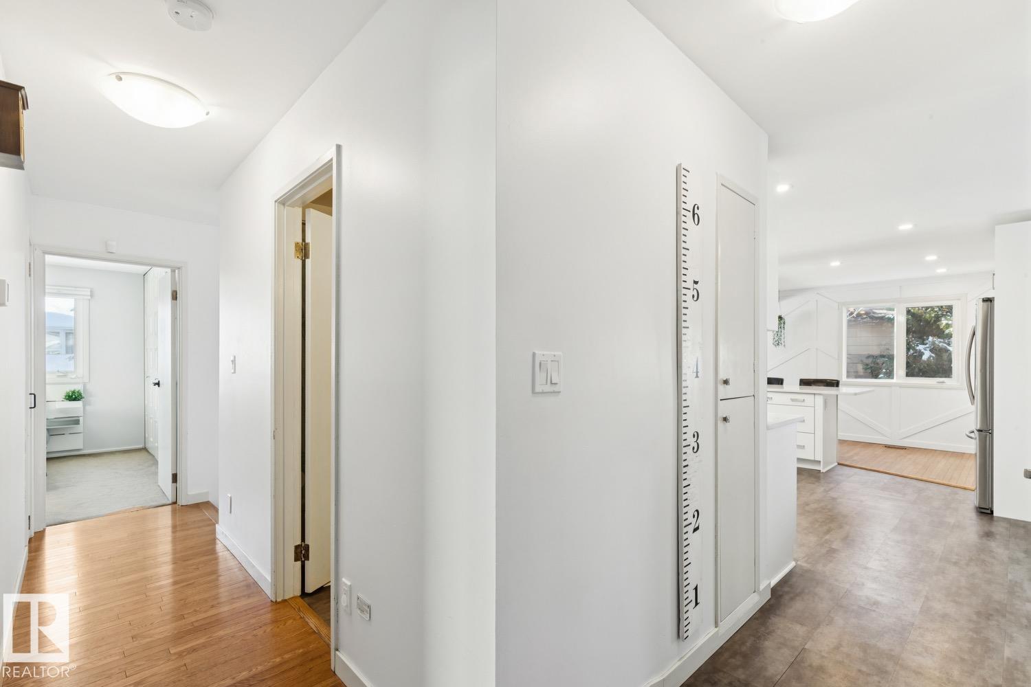 Photo 21 at 6412 36 Avenue NW, Hillview, Edmonton