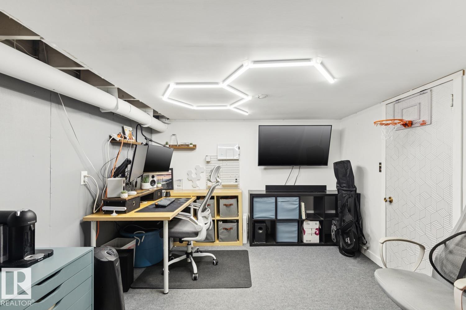 Photo 28 at 6412 36 Avenue NW, Hillview, Edmonton