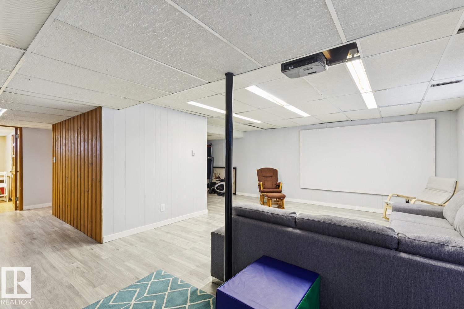 Photo 30 at 6412 36 Avenue NW, Hillview, Edmonton