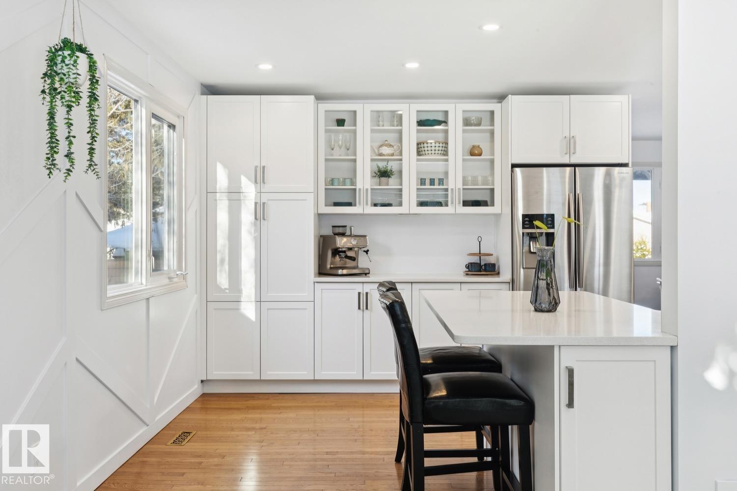 Photo 8 at 6412 36 Avenue NW, Hillview, Edmonton