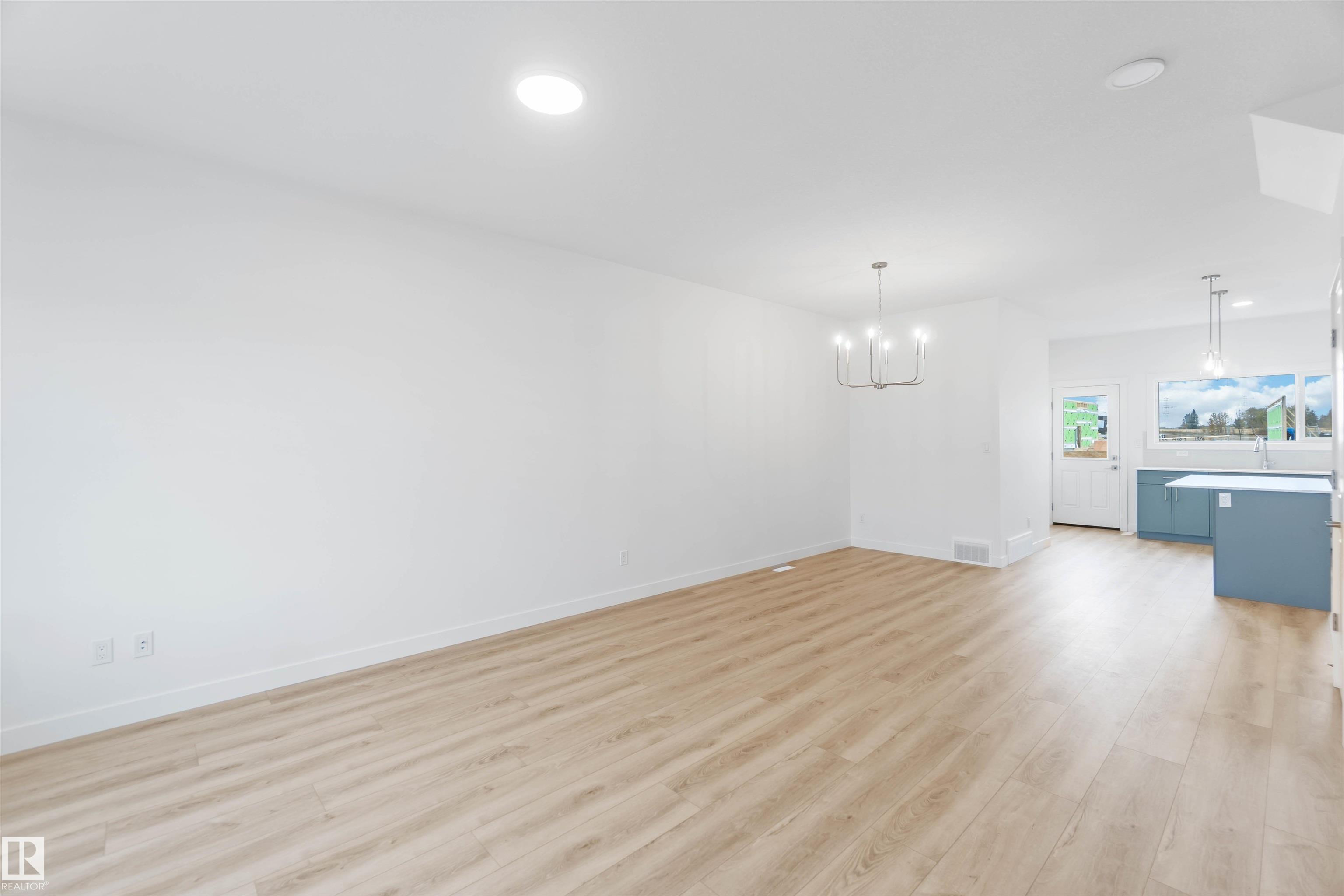 Photo 6 at 1013 Aster Boulevard NW, Aster, Edmonton