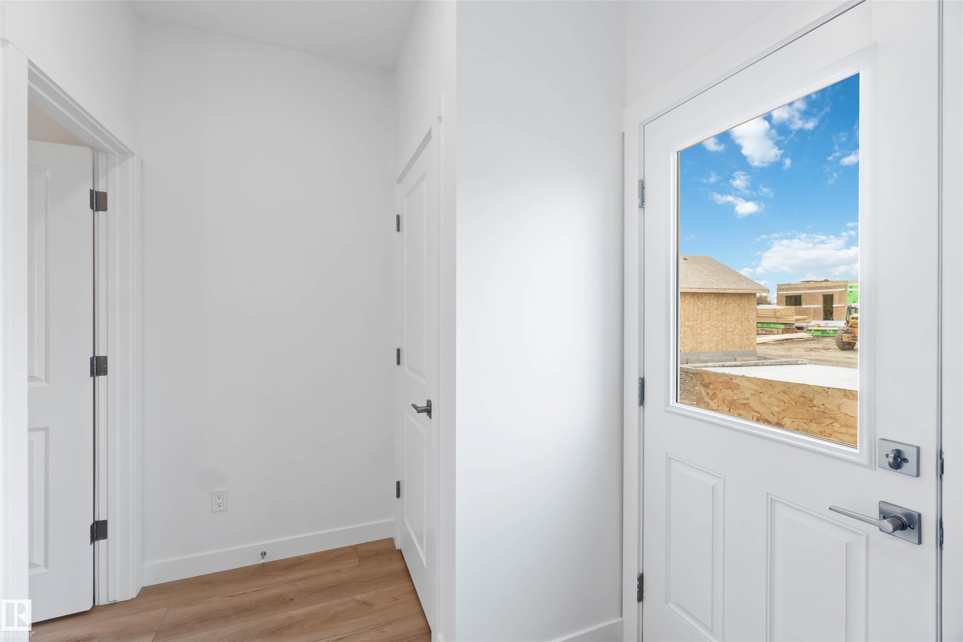 Photo 7 at 1013 Aster Boulevard NW, Aster, Edmonton