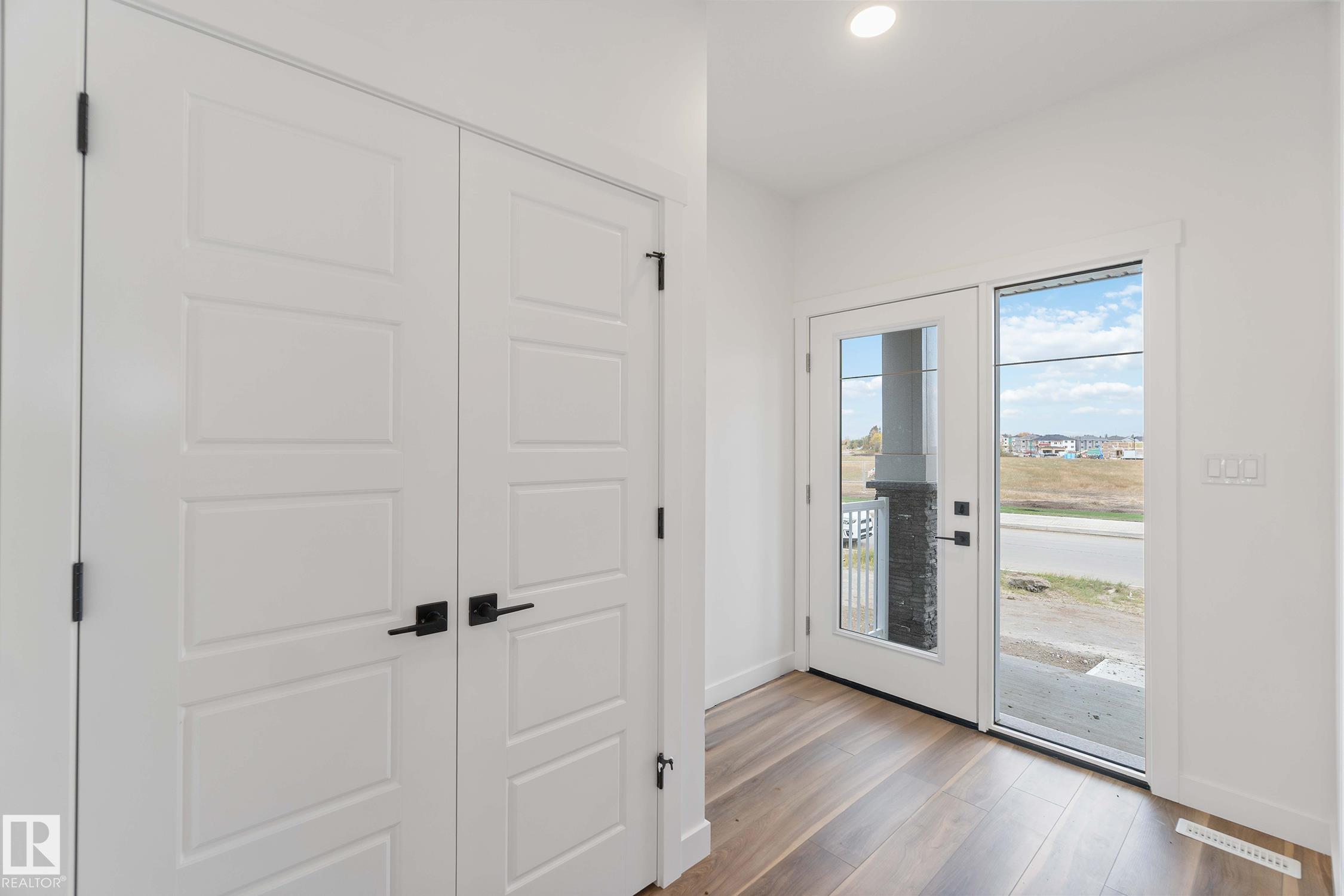 Photo 6 at 1011 Aster Boulevard NW, Aster, Edmonton