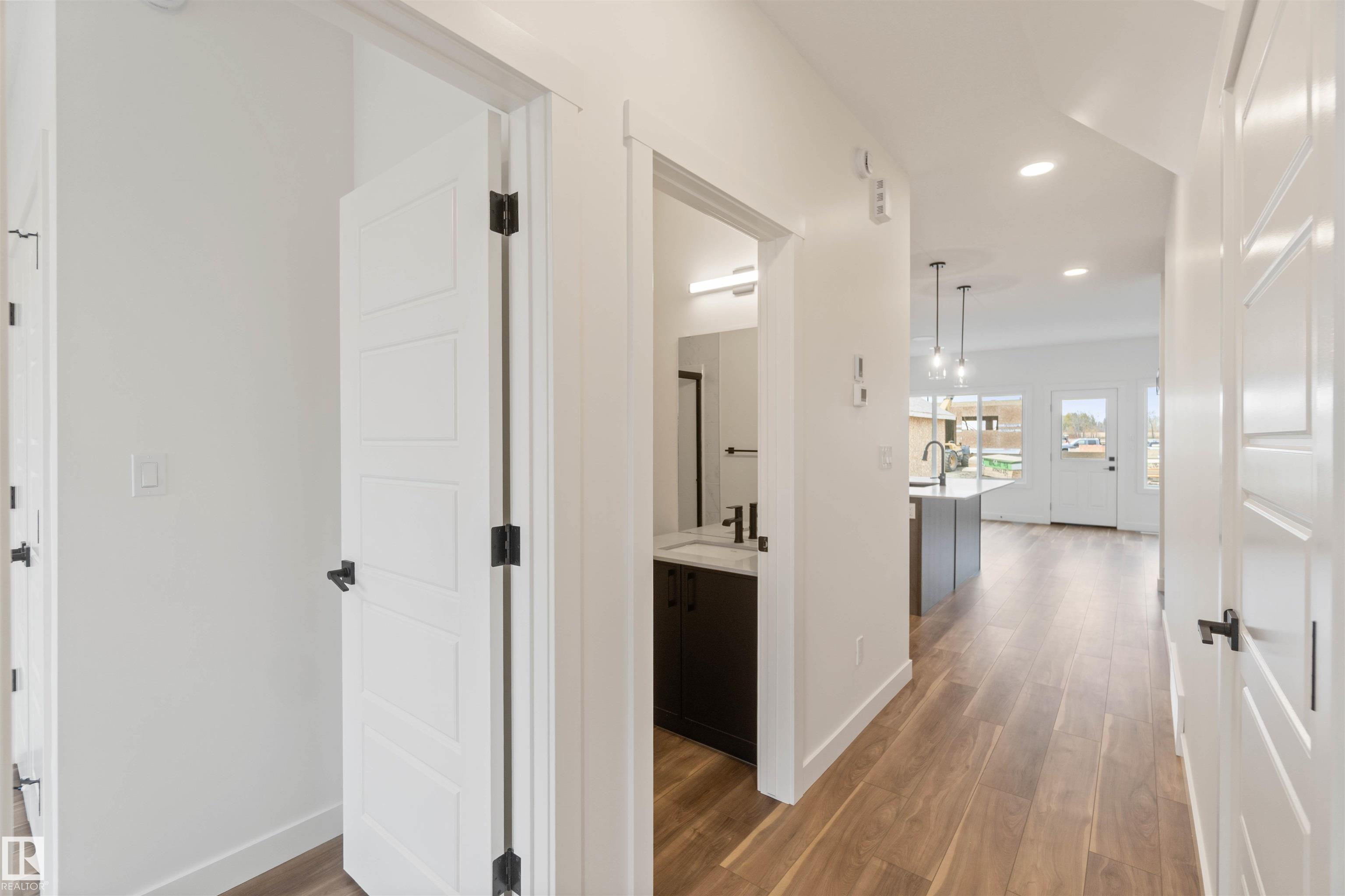 Photo 7 at 1011 Aster Boulevard NW, Aster, Edmonton