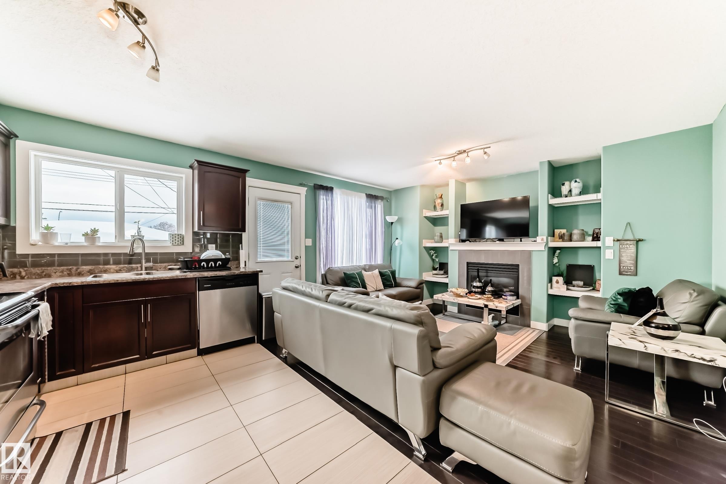 Photo 8 at 10316 162 Street NW, Britannia Youngstown, Edmonton