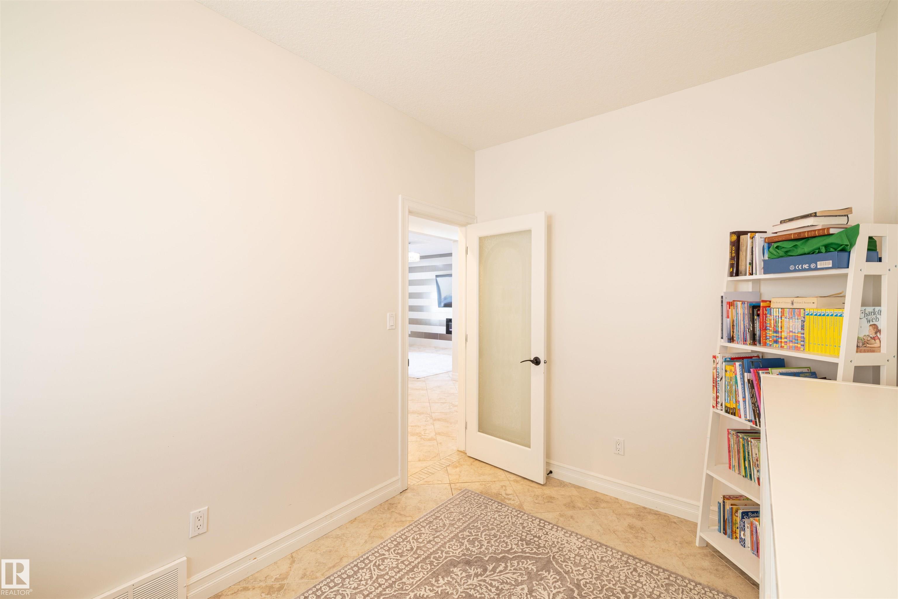 Photo 12 at 17003 71 Street NW, Schonsee, Edmonton