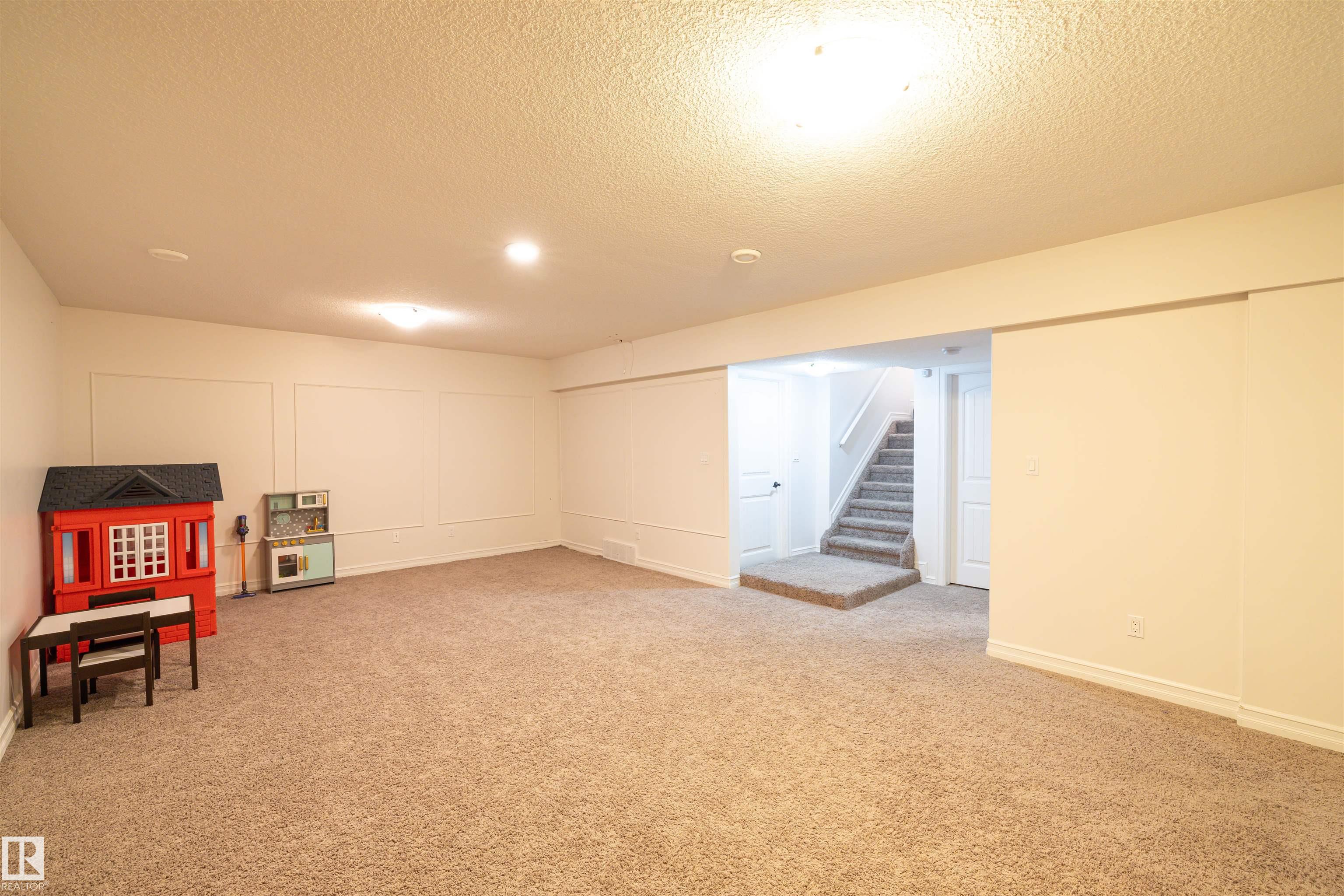 Photo 34 at 17003 71 Street NW, Schonsee, Edmonton