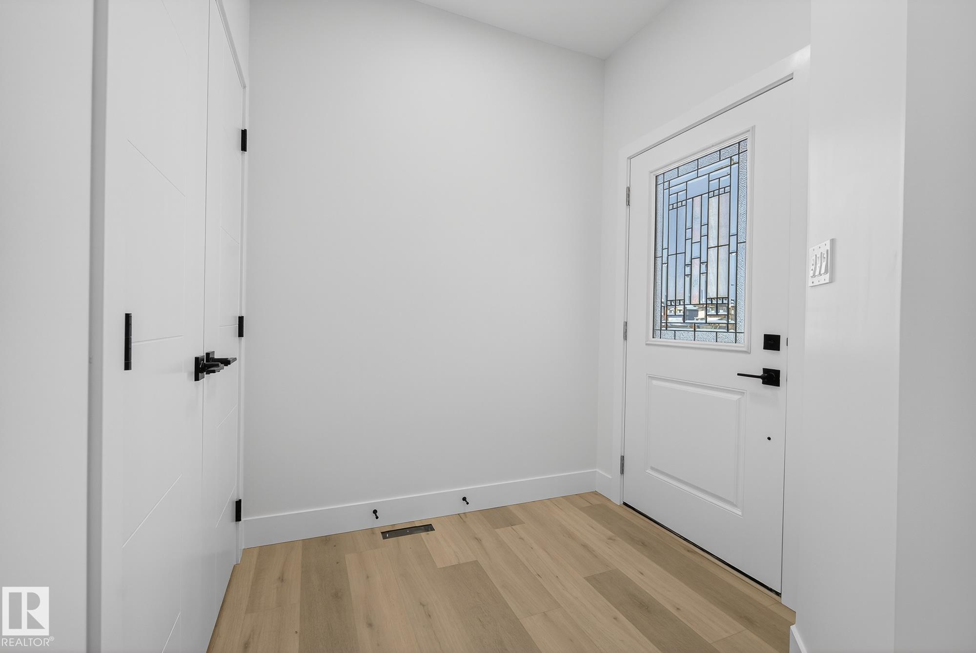 Photo 11 at 8815 182 Avenue NW, Klarvatten, Edmonton