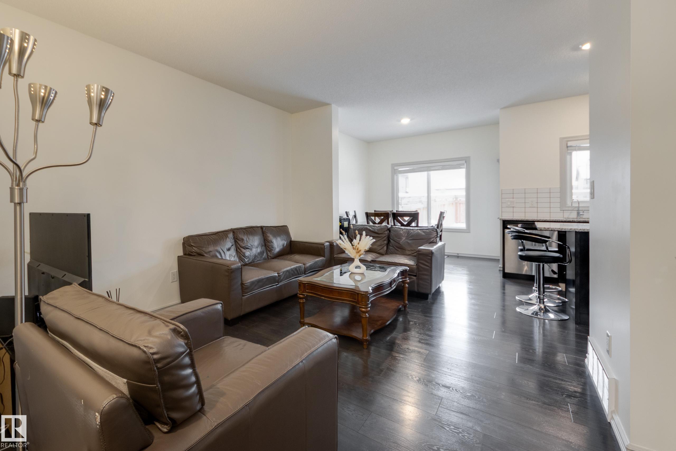 1717 Dumont Crescent SW, Desrochers Area, Edmonton