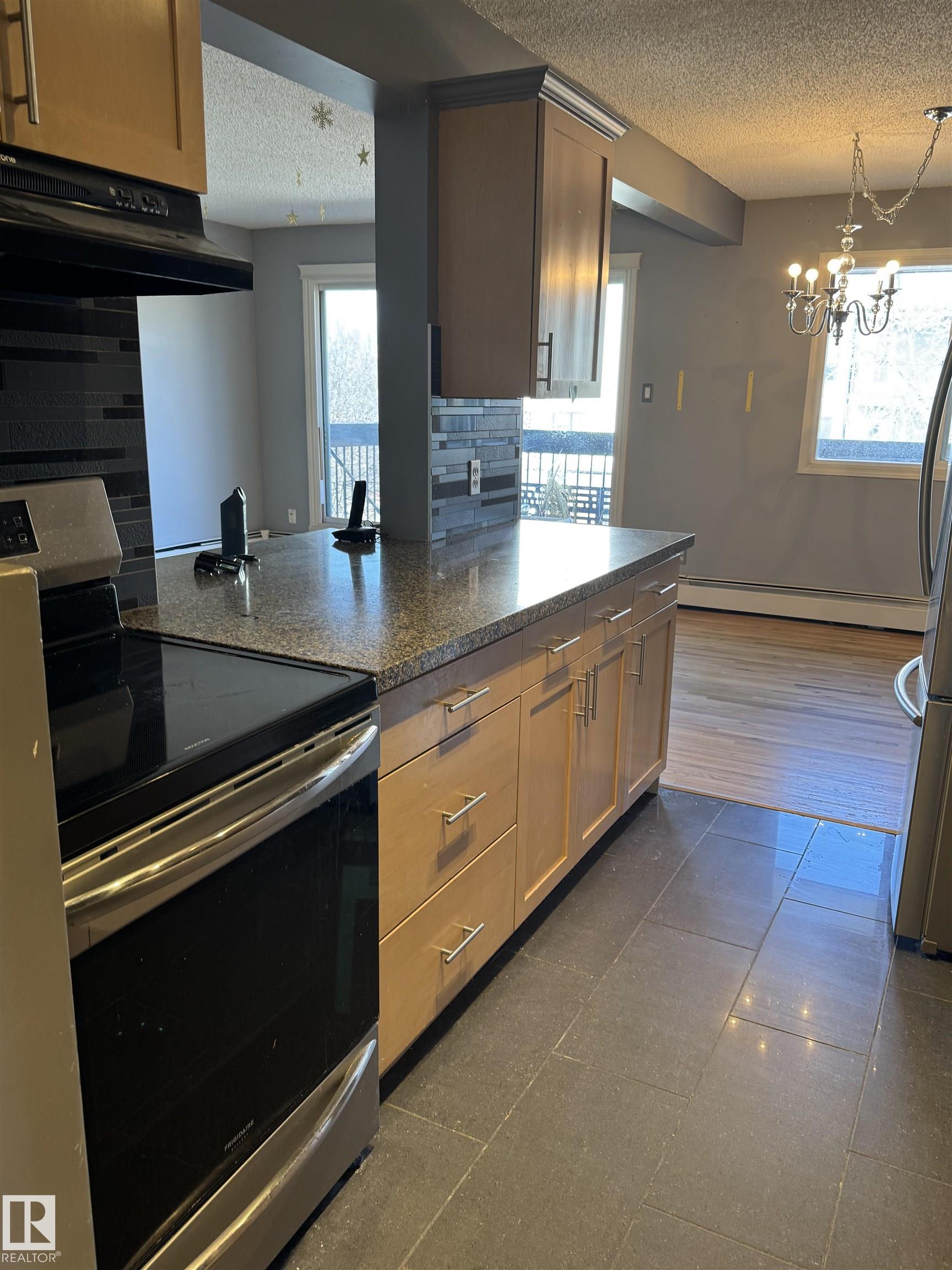 425 - 11217 103 Avenue NW, Wîhkwêntôwin, Edmonton