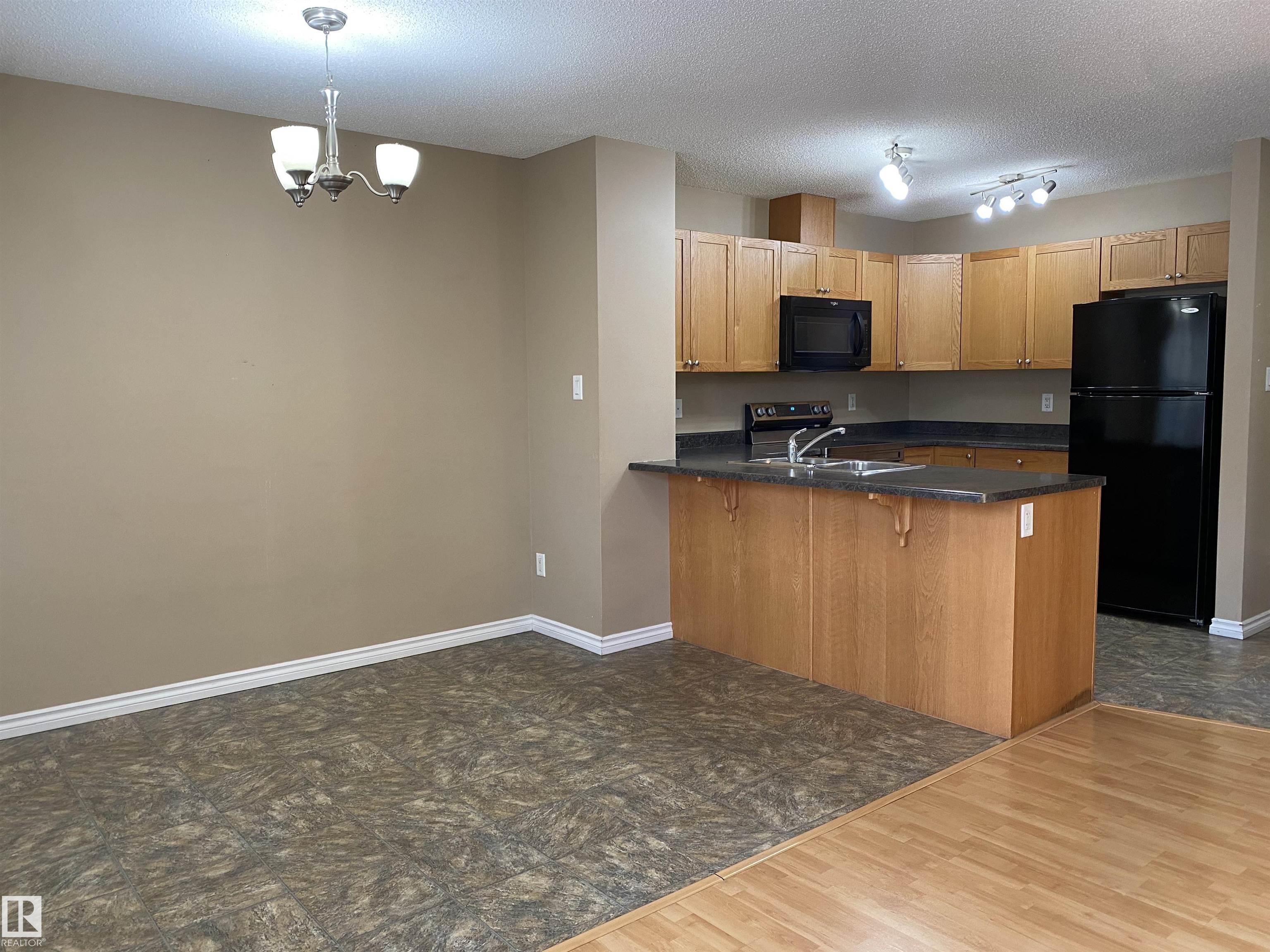 Photo 11 at 6411 18 Avenue SW, Walker, Edmonton