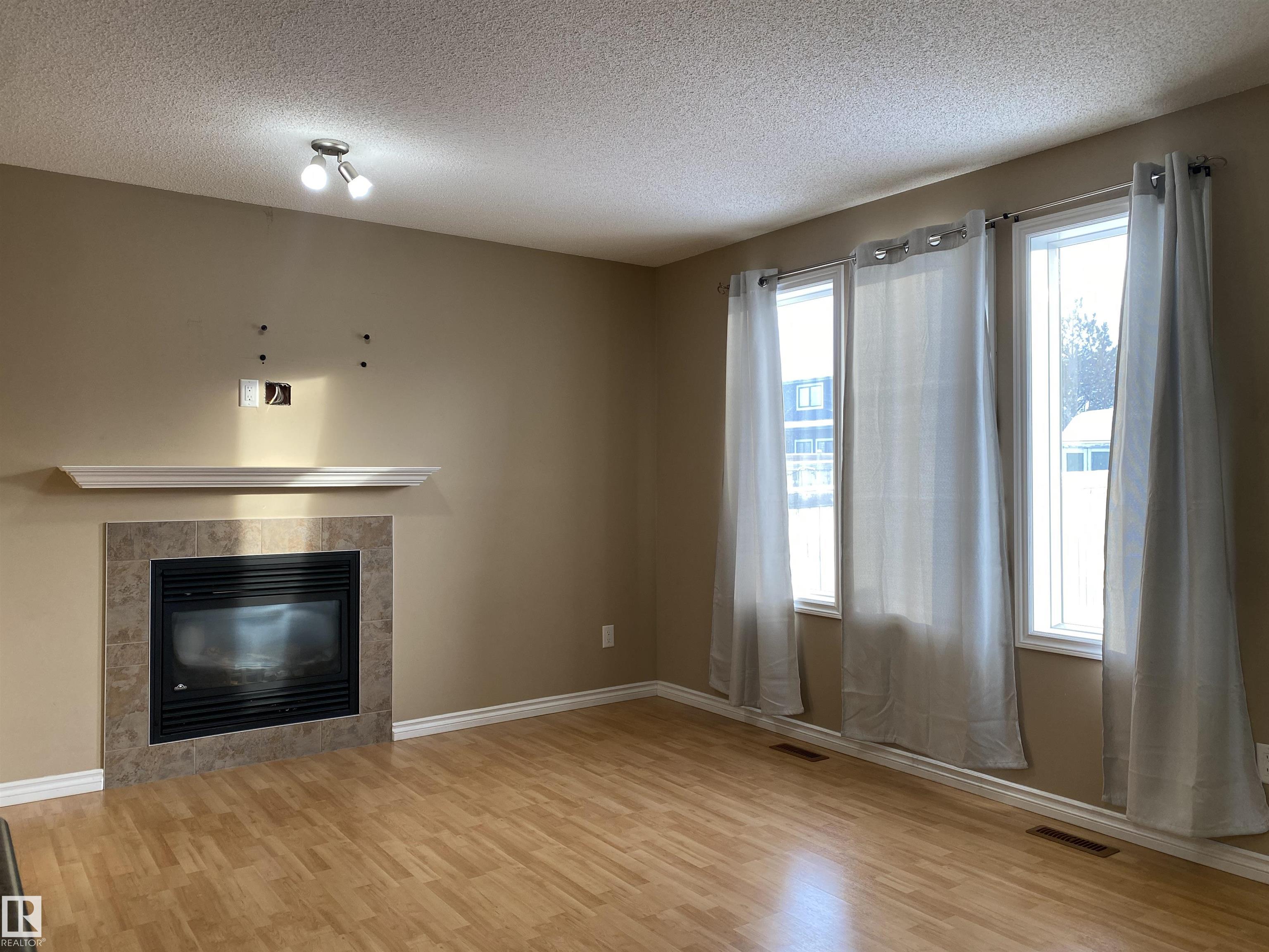 Photo 13 at 6411 18 Avenue SW, Walker, Edmonton