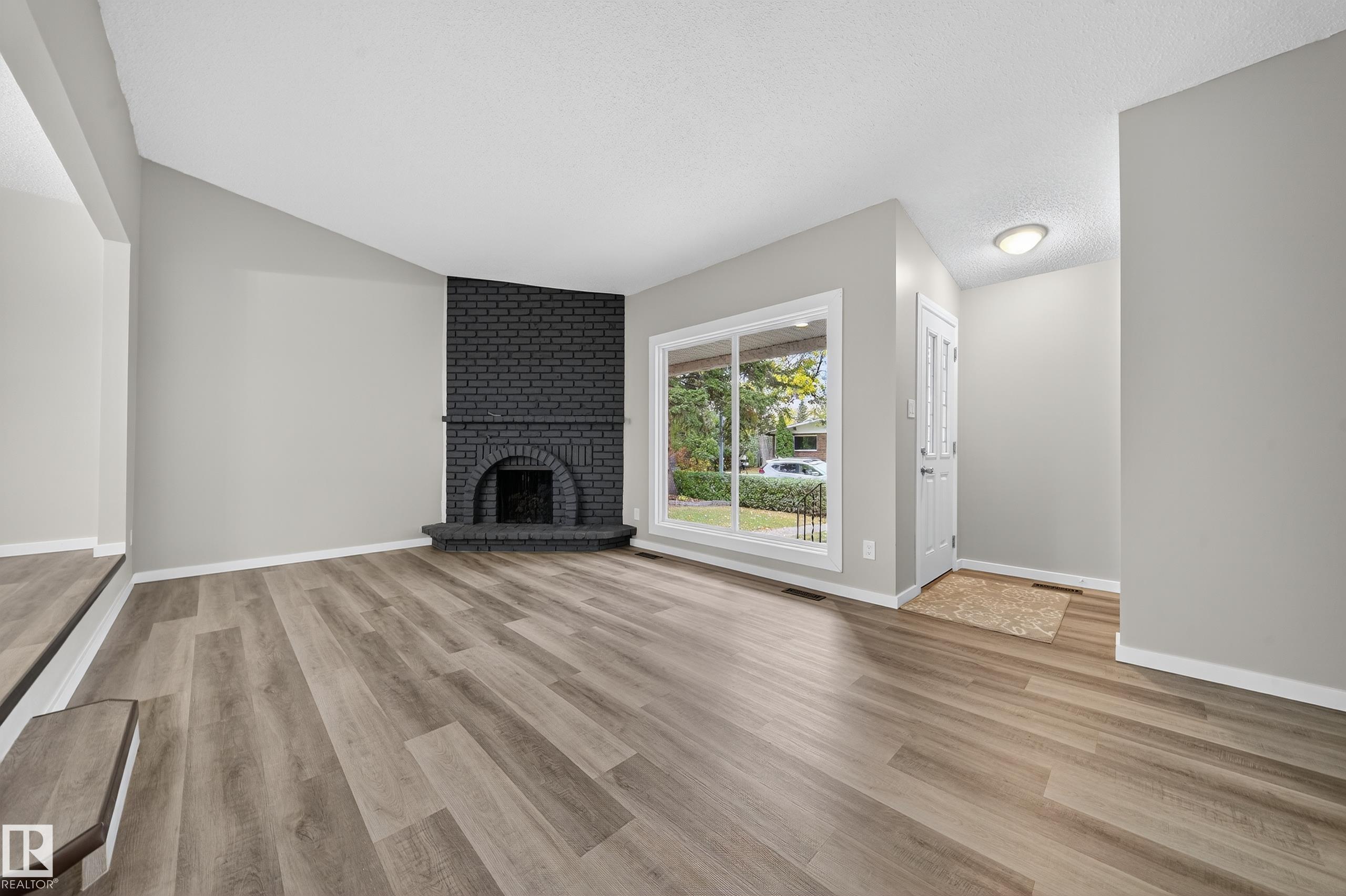 Photo 11 at 10313 150 Street NW, Canora, Edmonton