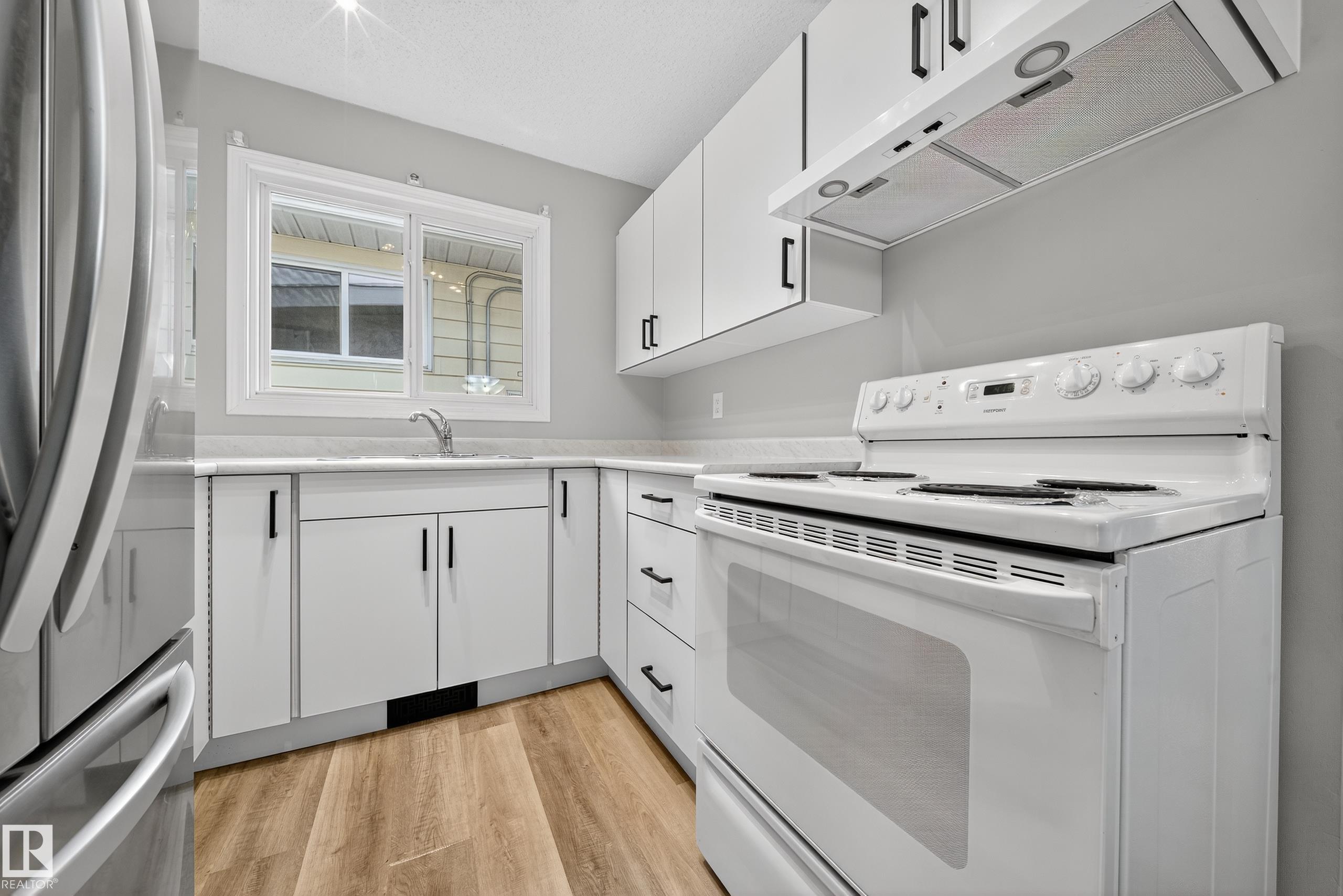 Photo 13 at 10313 150 Street NW, Canora, Edmonton