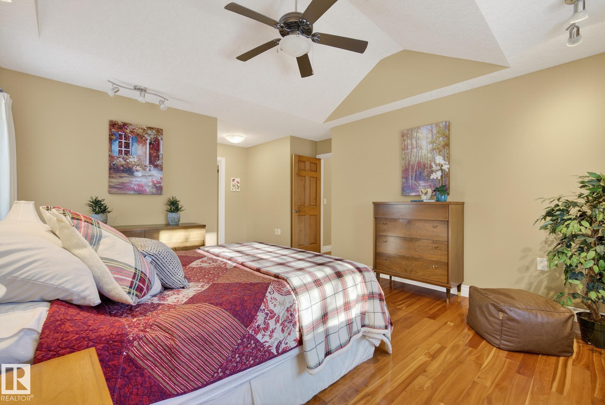 Photo 32 at 9302 93 Street NW, Bonnie Doon, Edmonton