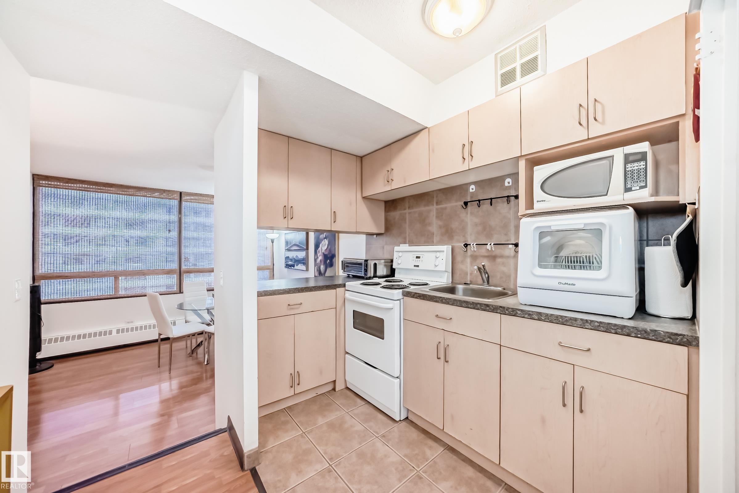 Photo 17 at 621 - 10160 114 Street NW, Wîhkwêntôwin, Edmonton