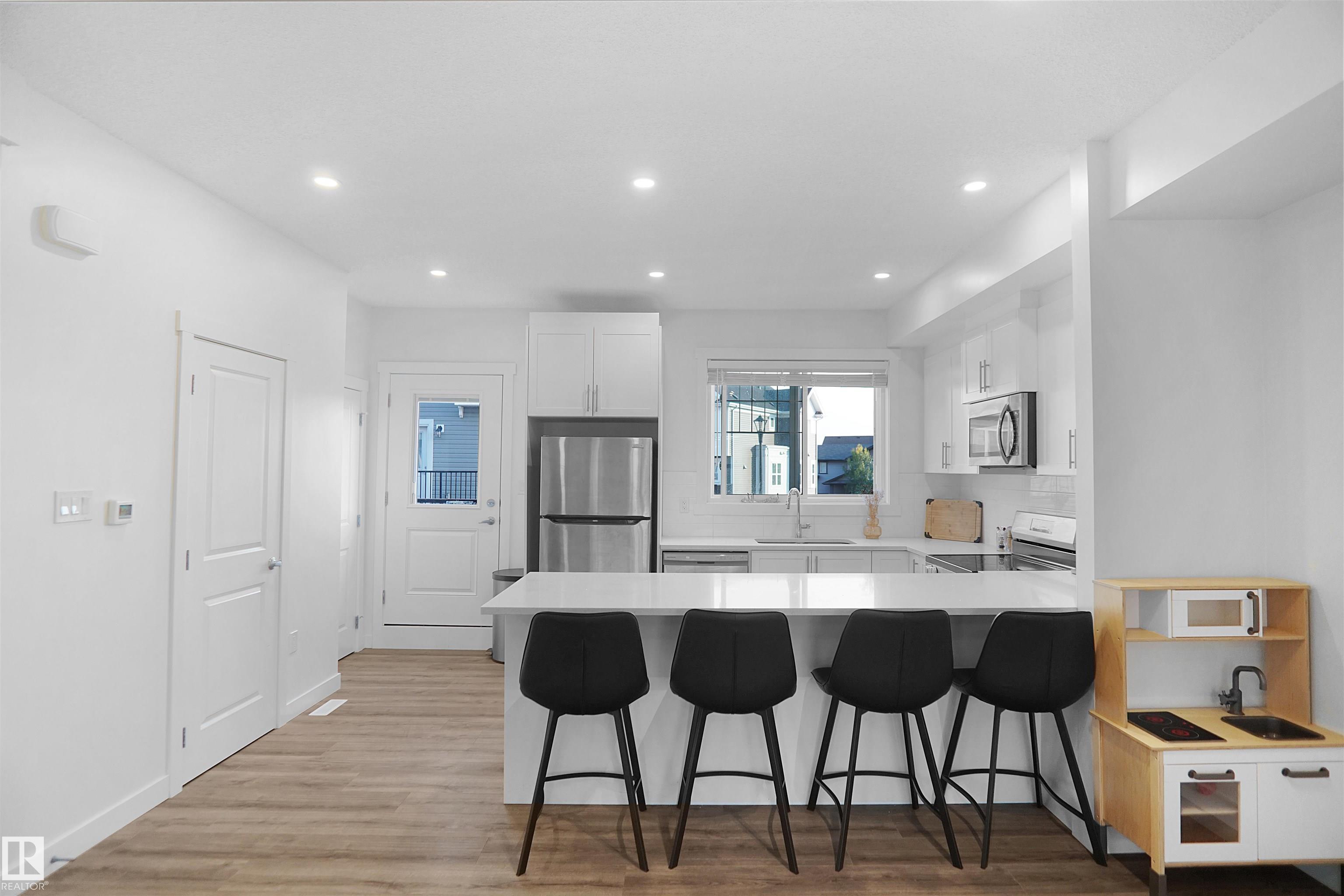 Photo 13 at 19 - 903 Crystallina Nera Way NW, Crystallina Nera West, Edmonton