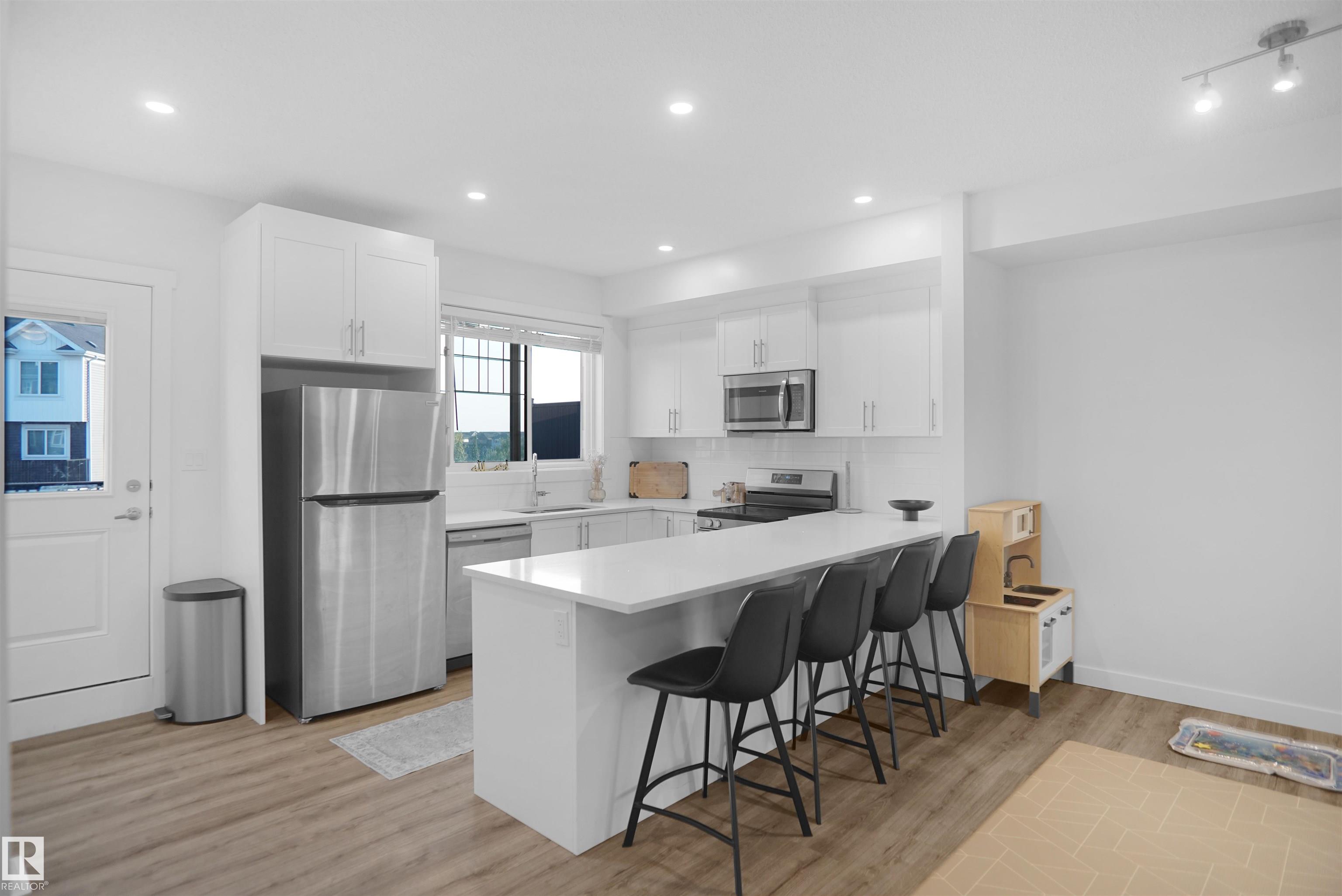 Photo 14 at 19 - 903 Crystallina Nera Way NW, Crystallina Nera West, Edmonton