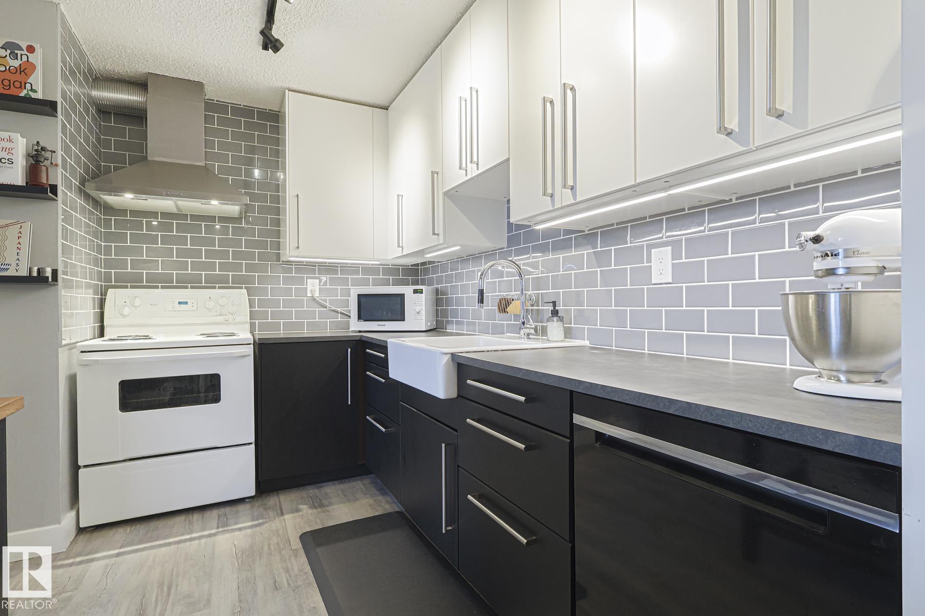 Photo 8 at 805 - 10175 109 Street NW, Downtown, Edmonton