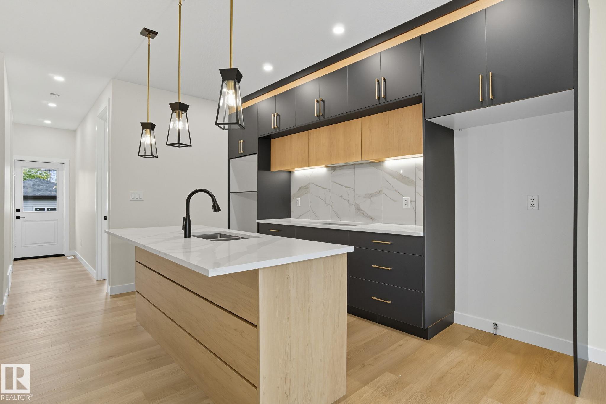 Photo 6 at 9007 153 Street NW, Jasper Park, Edmonton