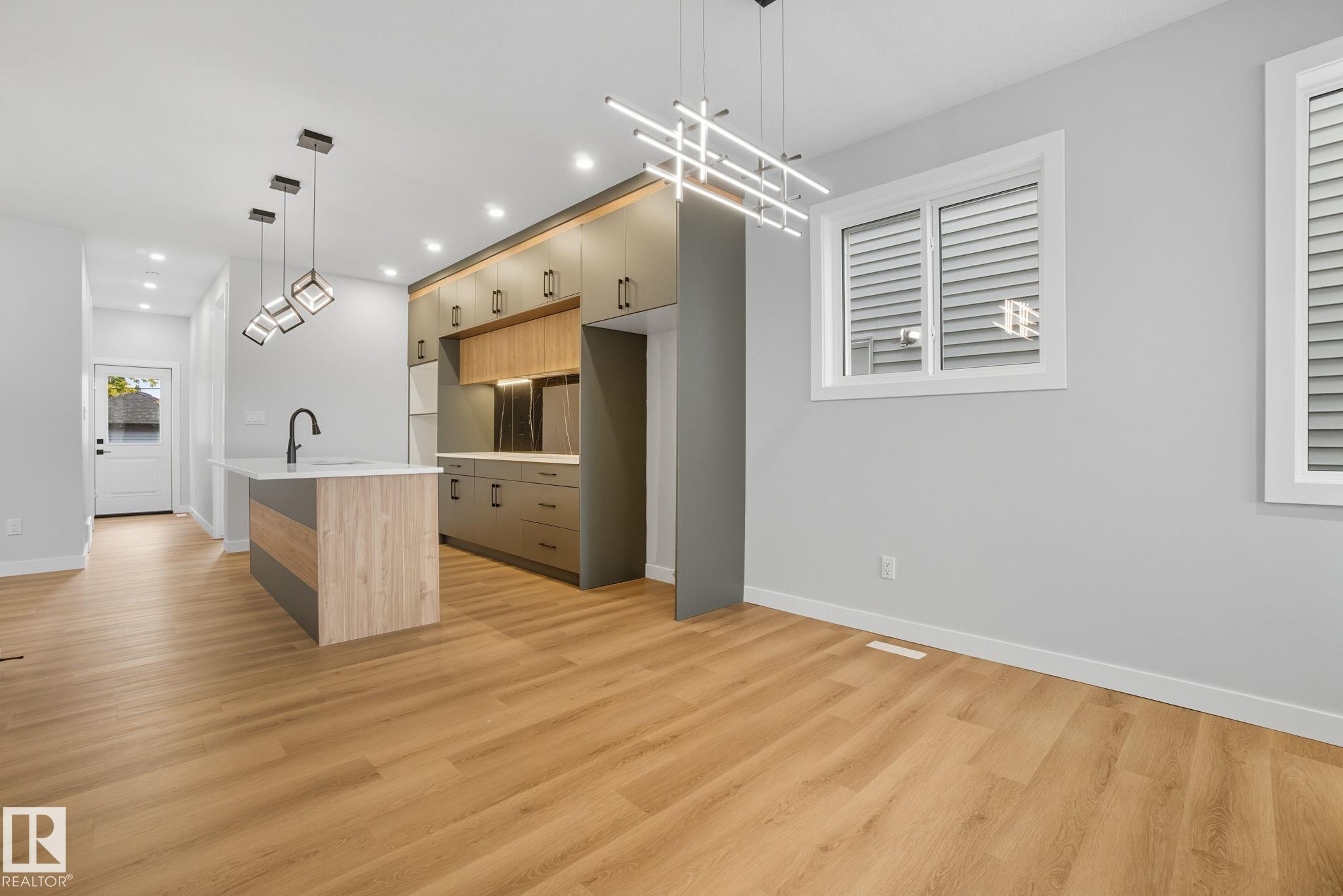 Photo 14 at 9009 153 Street NW, Jasper Park, Edmonton