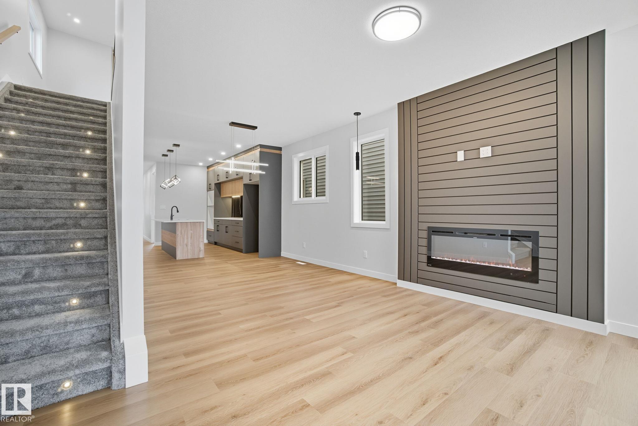 Photo 8 at 9009 153 Street NW, Jasper Park, Edmonton