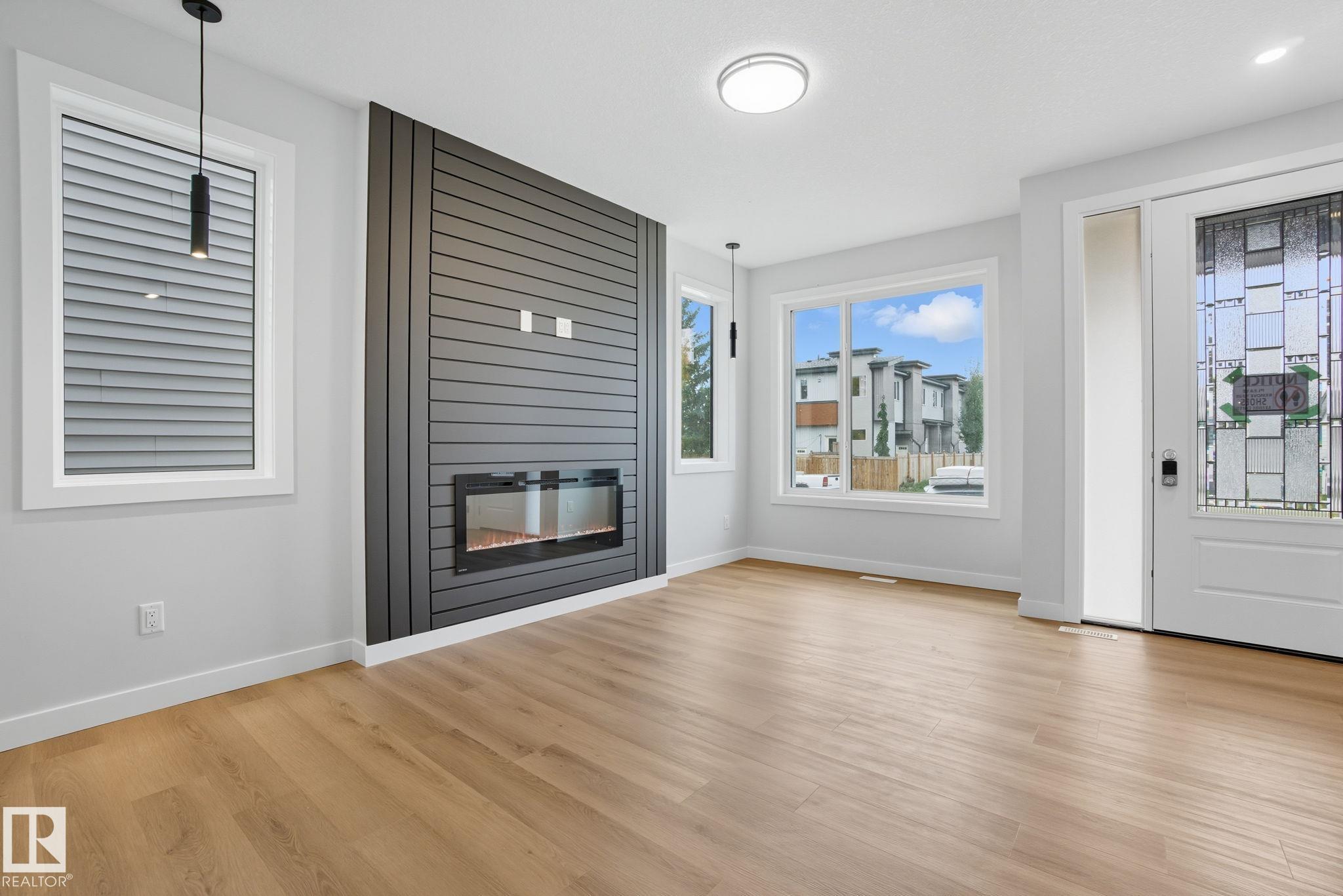 Photo 10 at 9009 153 Street NW, Jasper Park, Edmonton