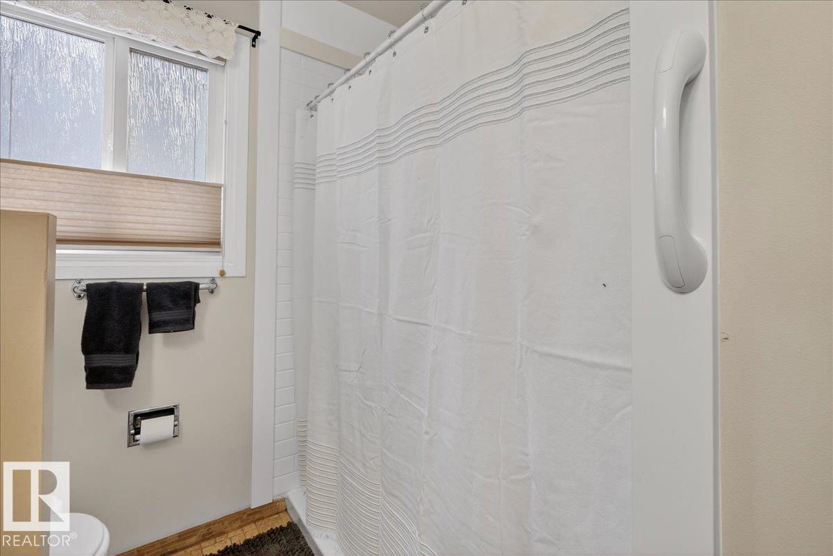 Photo 25 at 11010 38 Street NW, Beverly Heights, Edmonton