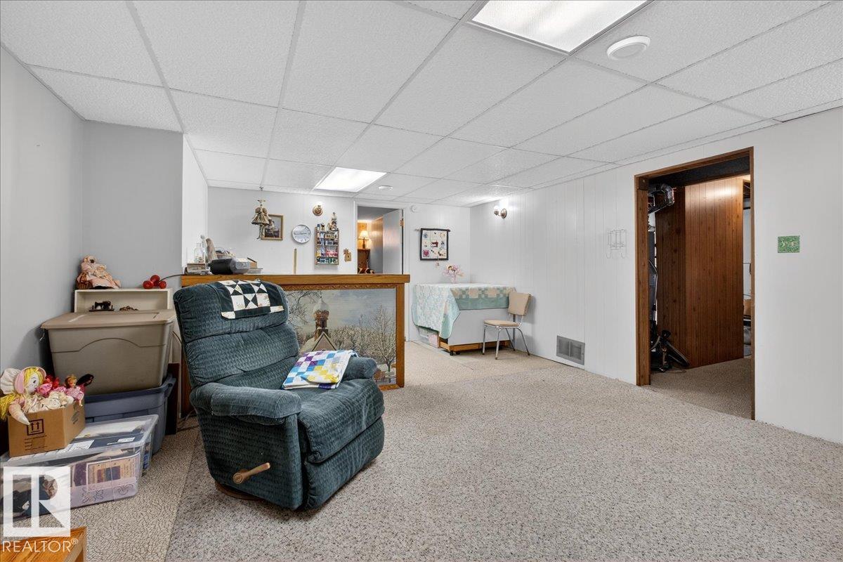 Photo 32 at 11010 38 Street NW, Beverly Heights, Edmonton