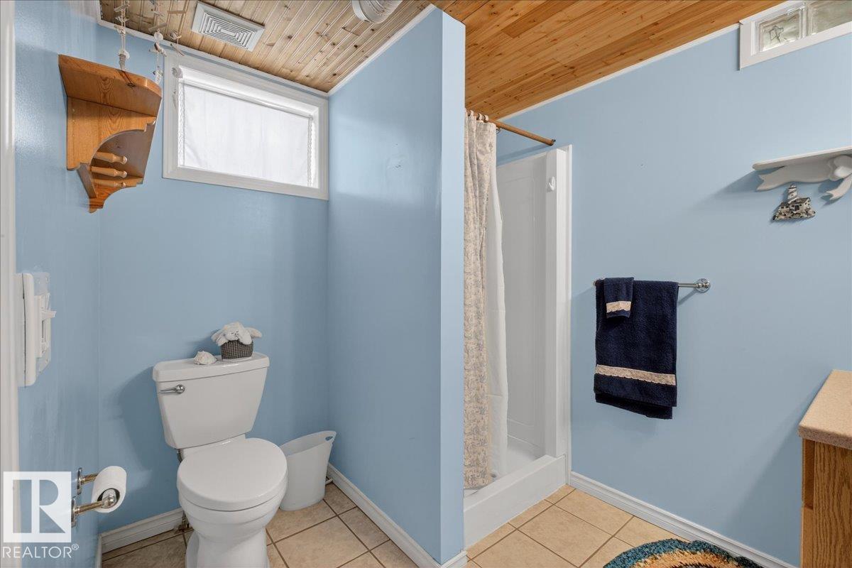 Photo 37 at 11010 38 Street NW, Beverly Heights, Edmonton