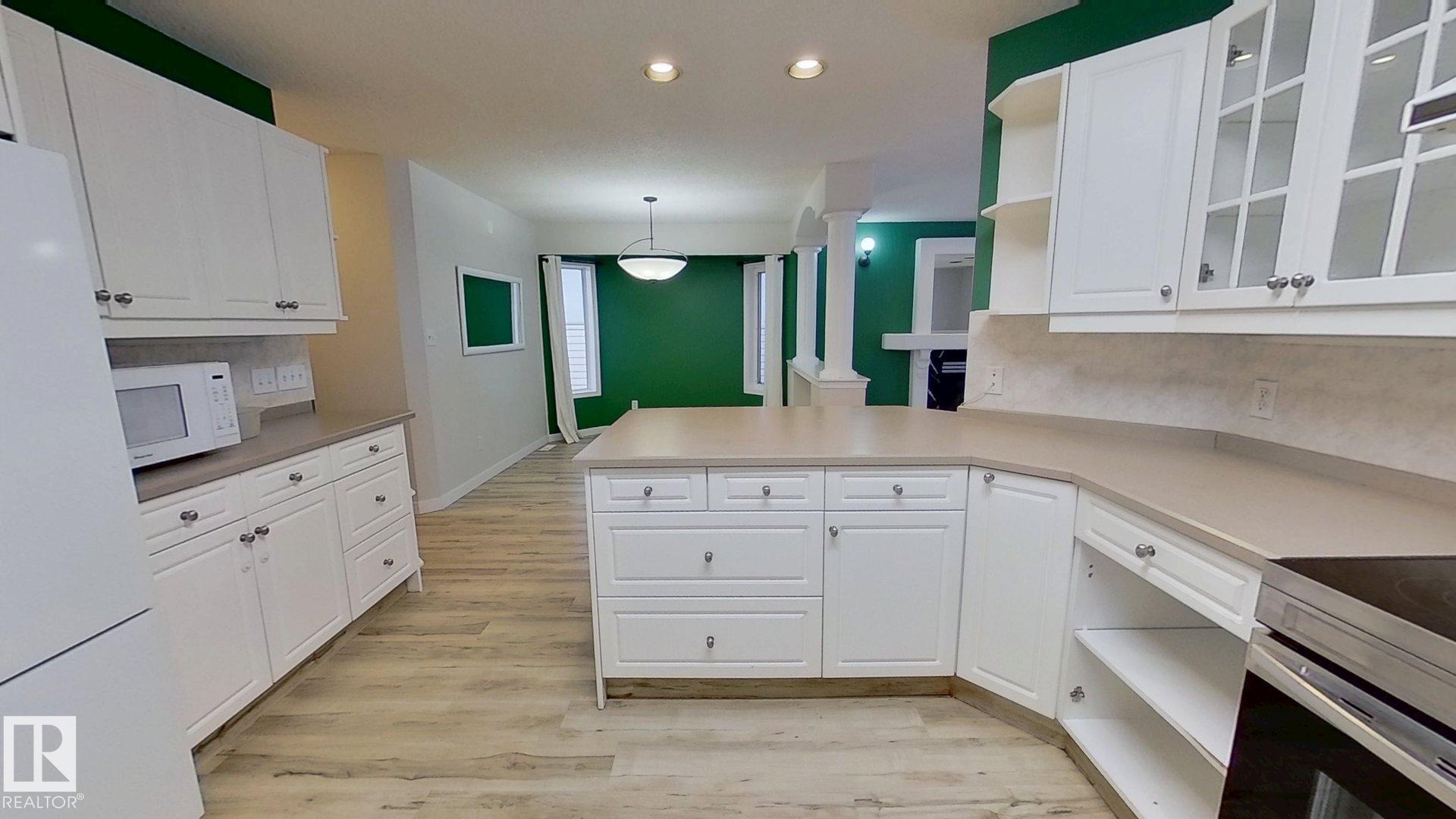 Photo 11 at 9331 103 Avenue NW, Boyle Street, Edmonton