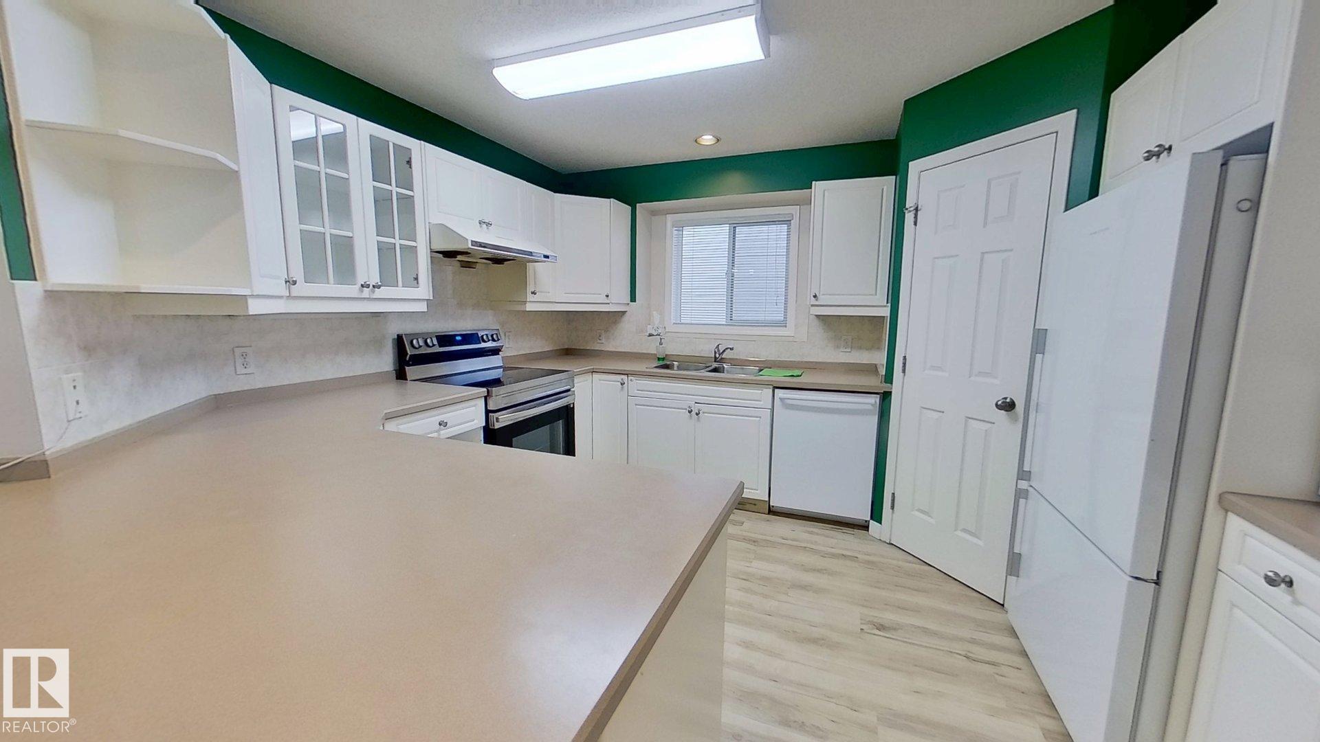 Photo 9 at 9331 103 Avenue NW, Boyle Street, Edmonton