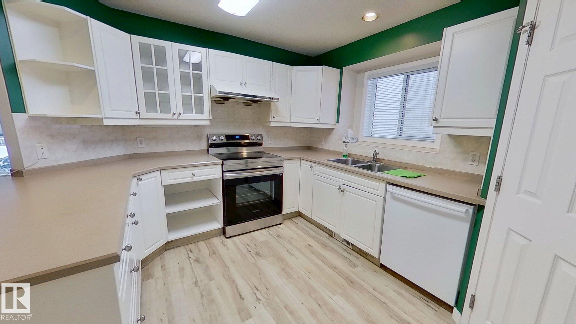 Photo 10 at 9331 103 Avenue NW, Boyle Street, Edmonton