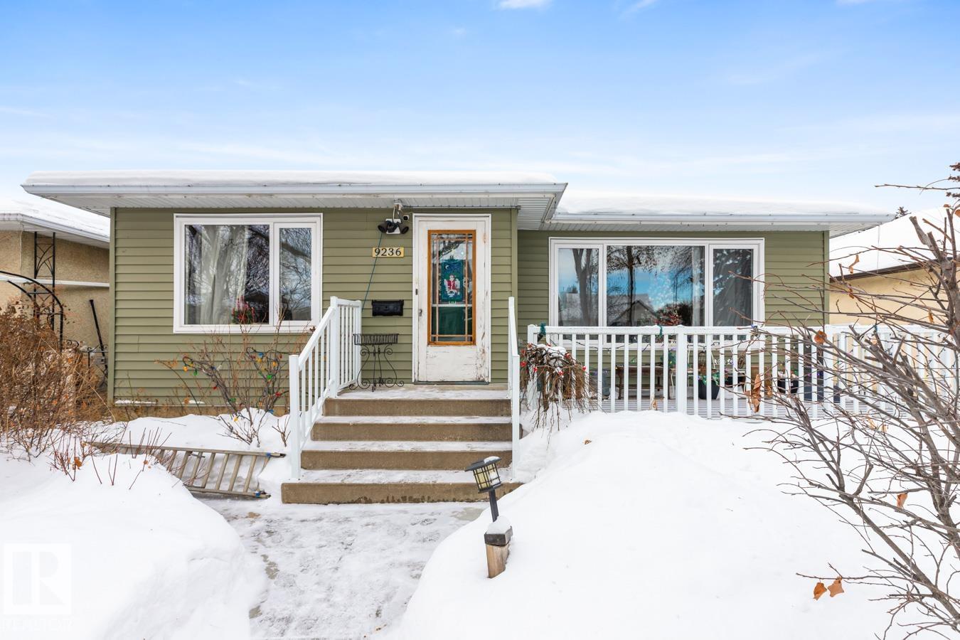 9236 86 Street NW, Strathearn, Edmonton