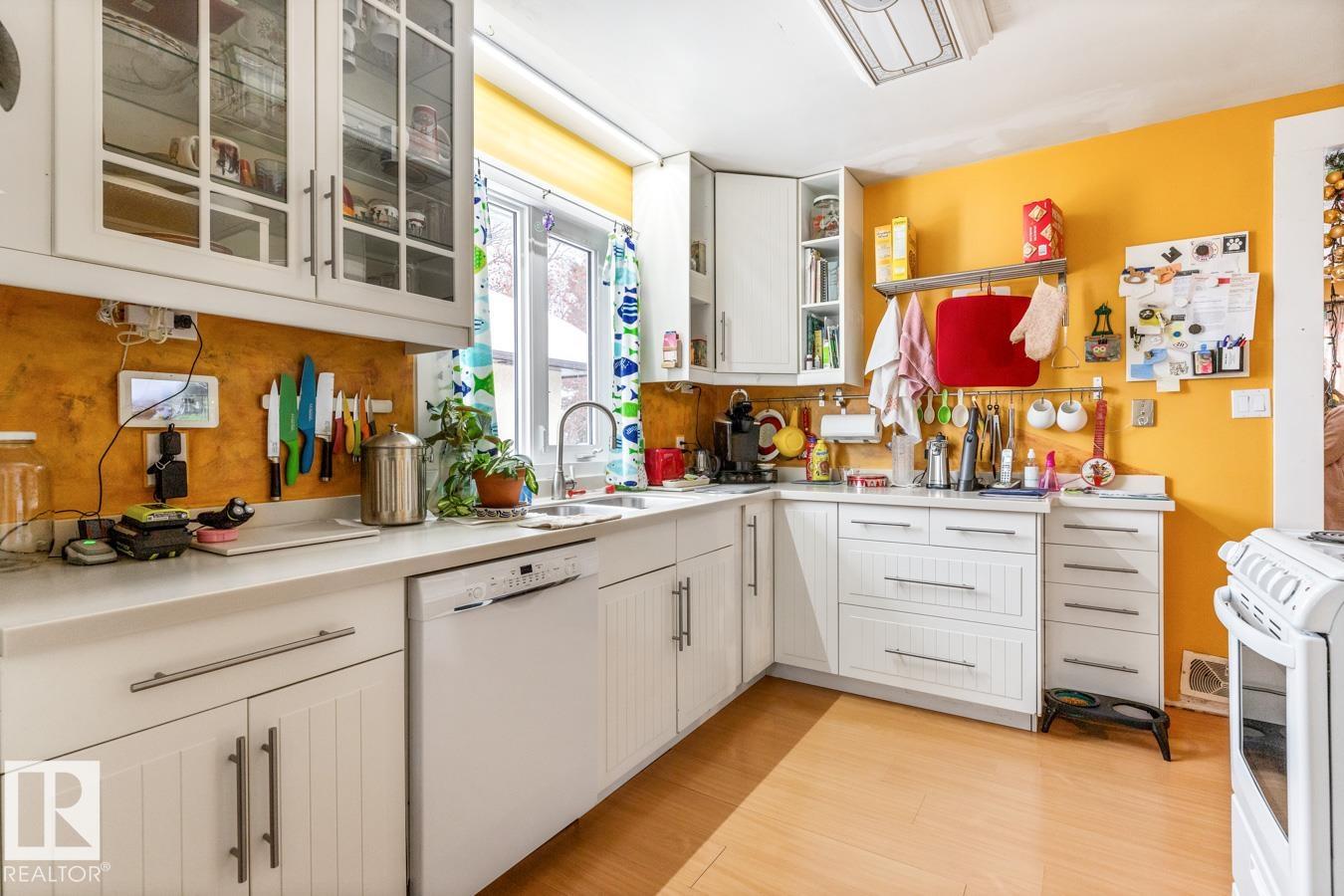 Photo 6 at 9236 86 Street NW, Strathearn, Edmonton