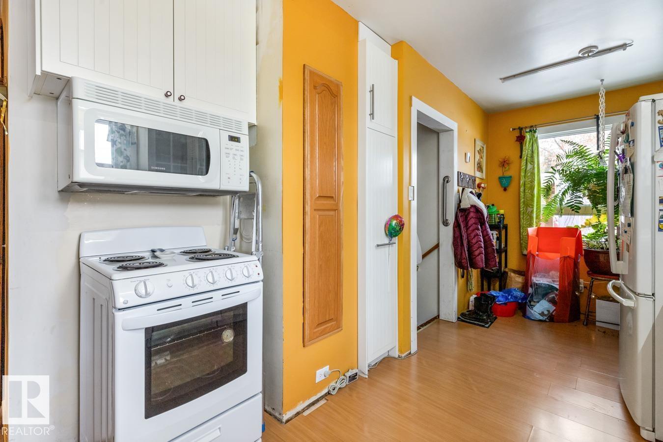 Photo 7 at 9236 86 Street NW, Strathearn, Edmonton